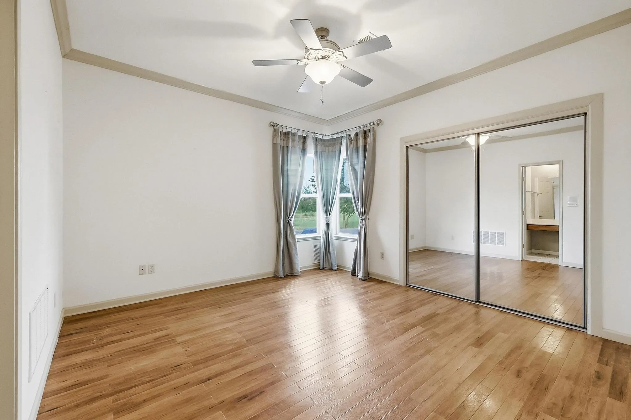 Single Family Residence For Sale in Grayson County , 205 Whitworth Road, Whitewright, Texas 75491, 3 Bedroom, 4 Bathroom, 3 Garage spaces, 3,268 Sqft, built in 1999, mls#21385781, Real Estate Agent in Whitewright, Homes For Sale in Grayson county, Homes For Sale in Whitewright, Realtor in Whitewright Texas, Real Estate Brokerage Independent Realty Texas, Luminita Cordes Realtor