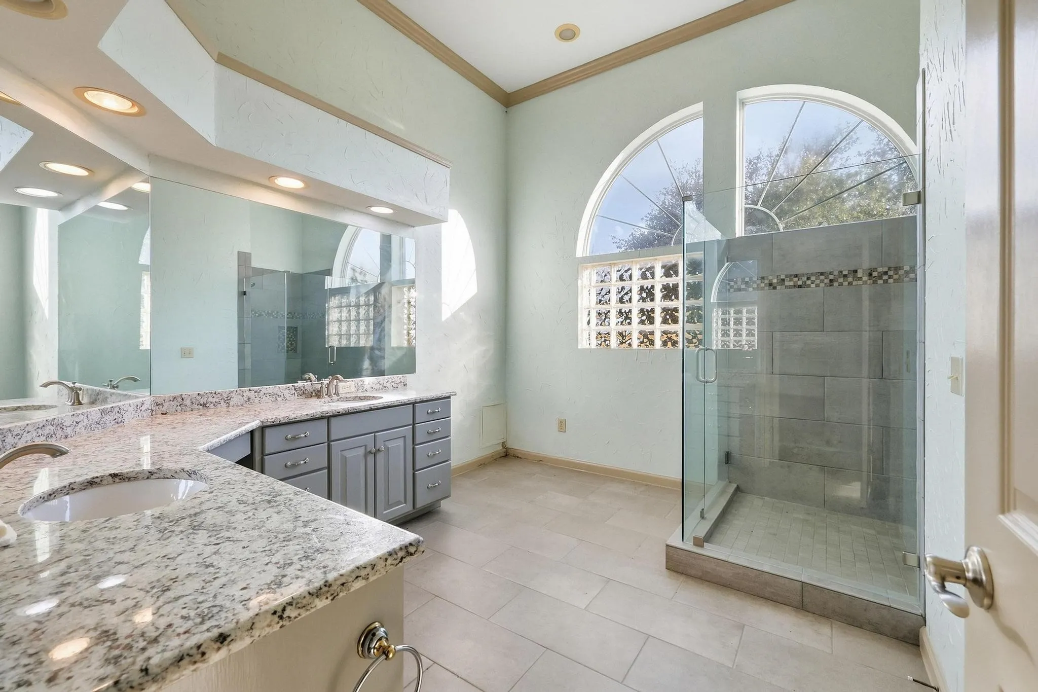 Single Family Residence For Sale in Grayson County , 205 Whitworth Road, Whitewright, Texas 75491, 3 Bedroom, 4 Bathroom, 3 Garage spaces, 3,268 Sqft, built in 1999, mls#21385781, Real Estate Agent in Whitewright, Homes For Sale in Grayson county, Homes For Sale in Whitewright, Realtor in Whitewright Texas, Real Estate Brokerage Independent Realty Texas, Luminita Cordes Realtor