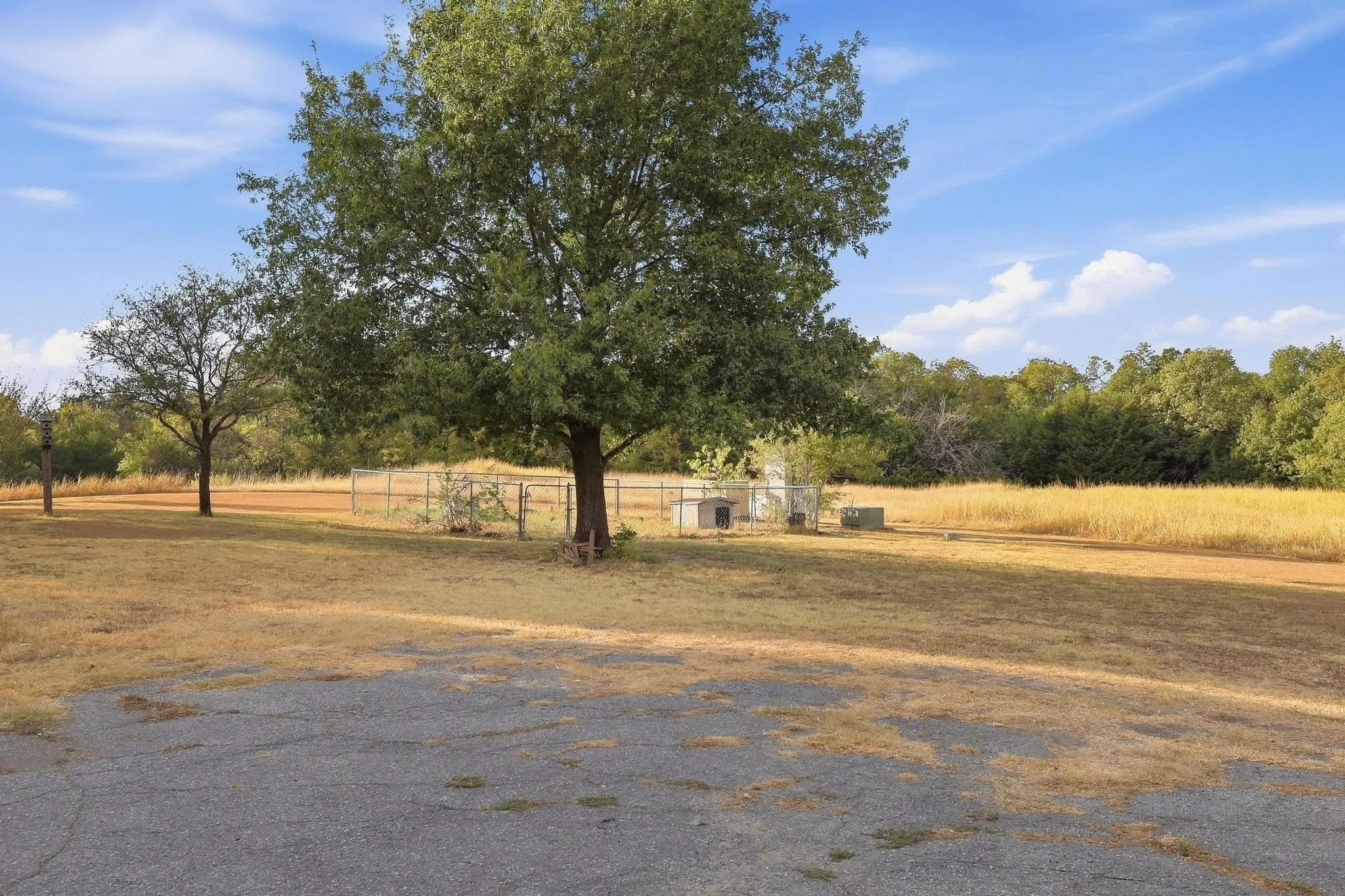 Single Family Residence For Sale in Grayson County , 205 Whitworth Road, Whitewright, Texas 75491, 3 Bedroom, 4 Bathroom, 3 Garage spaces, 3,268 Sqft, built in 1999, mls#21385781, Real Estate Agent in Whitewright, Homes For Sale in Grayson county, Homes For Sale in Whitewright, Realtor in Whitewright Texas, Real Estate Brokerage Independent Realty Texas, Luminita Cordes Realtor