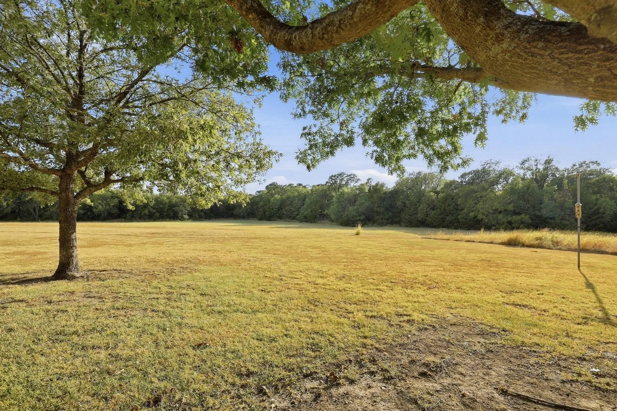 Single Family Residence For Sale in Grayson County , 205 Whitworth Road, Whitewright, Texas 75491, 3 Bedroom, 4 Bathroom, 3 Garage spaces, 3,268 Sqft, built in 1999, mls#21385781, Real Estate Agent in Whitewright, Homes For Sale in Grayson county, Homes For Sale in Whitewright, Realtor in Whitewright Texas, Real Estate Brokerage Independent Realty Texas, Luminita Cordes Realtor