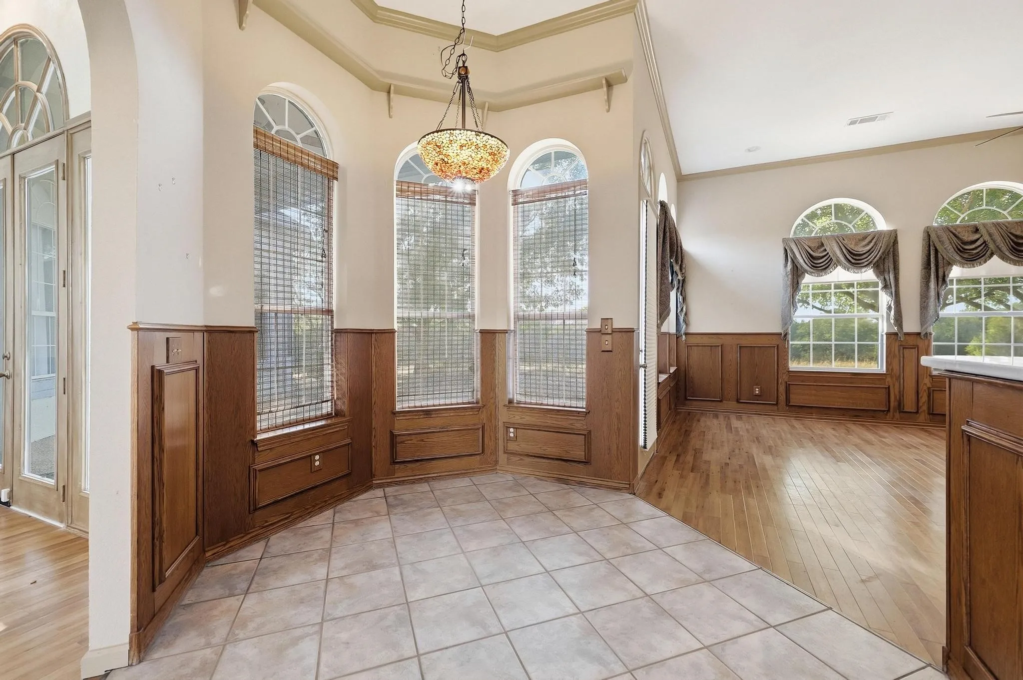 Single Family Residence For Sale in Grayson County , 205 Whitworth Road, Whitewright, Texas 75491, 3 Bedroom, 4 Bathroom, 3 Garage spaces, 3,268 Sqft, built in 1999, mls#21385781, Real Estate Agent in Whitewright, Homes For Sale in Grayson county, Homes For Sale in Whitewright, Realtor in Whitewright Texas, Real Estate Brokerage Independent Realty Texas, Luminita Cordes Realtor