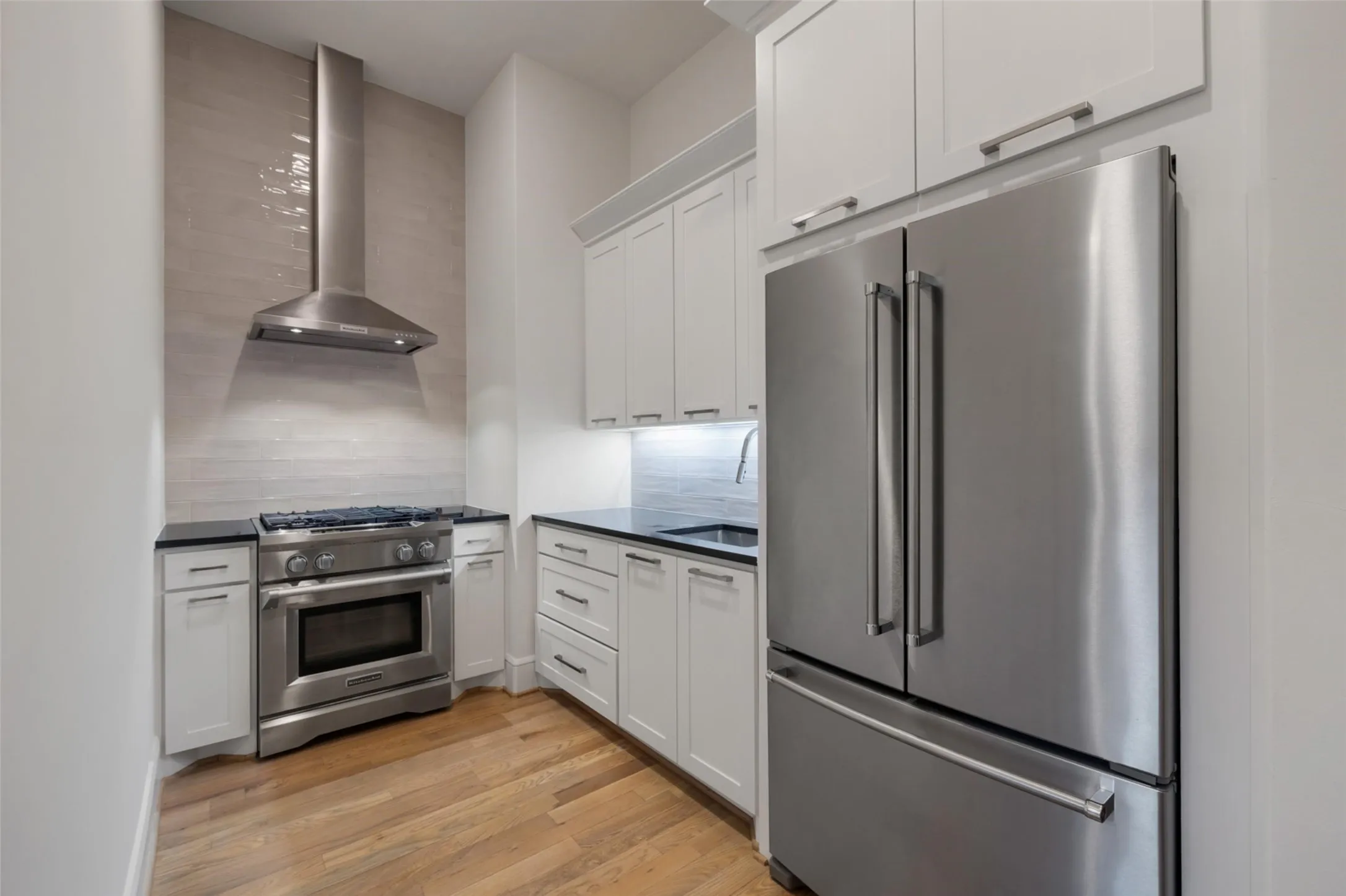 Single Family Residence For Sale in Dallas County , 11011 Jamestown Road, Dallas, Texas 75230, 5 Bedroom, 6 Bathroom, 3 Garage spaces, 5,783 Sqft, built in 2018, mls#21381708, Real Estate Agent in Dallas, Homes For Sale in Dallas county, Homes For Sale in Dallas, Realtor in Dallas Texas, Real Estate Brokerage Independent Realty Texas, Luminita Cordes Realtor