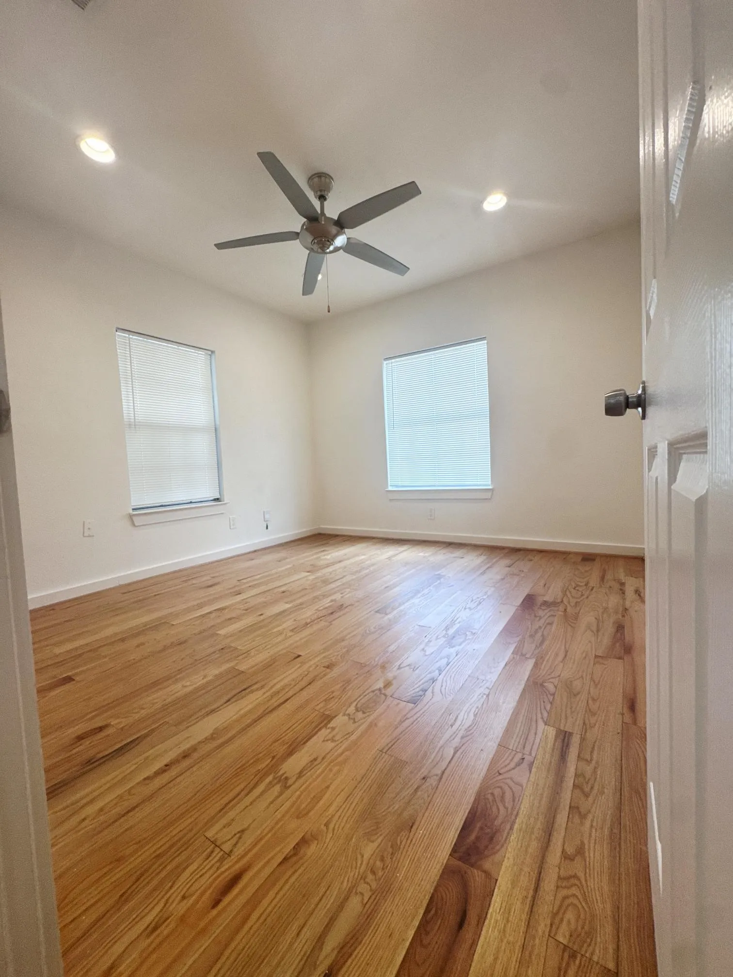 Single Family Residence For Rent in Dallas County , 406 Lansing Street, Dallas, Texas 75203, 2 Bedroom, 2 Bathroom, Garage spaces, 1,014 Sqft, built in 1945, mls#21386006, Real Estate Agent in Dallas, Homes For Rent in Dallas county, Homes For Rent in Dallas, Realtor in Dallas Texas, Real Estate Brokerage Independent Realty Texas, Luminita Cordes Realtor