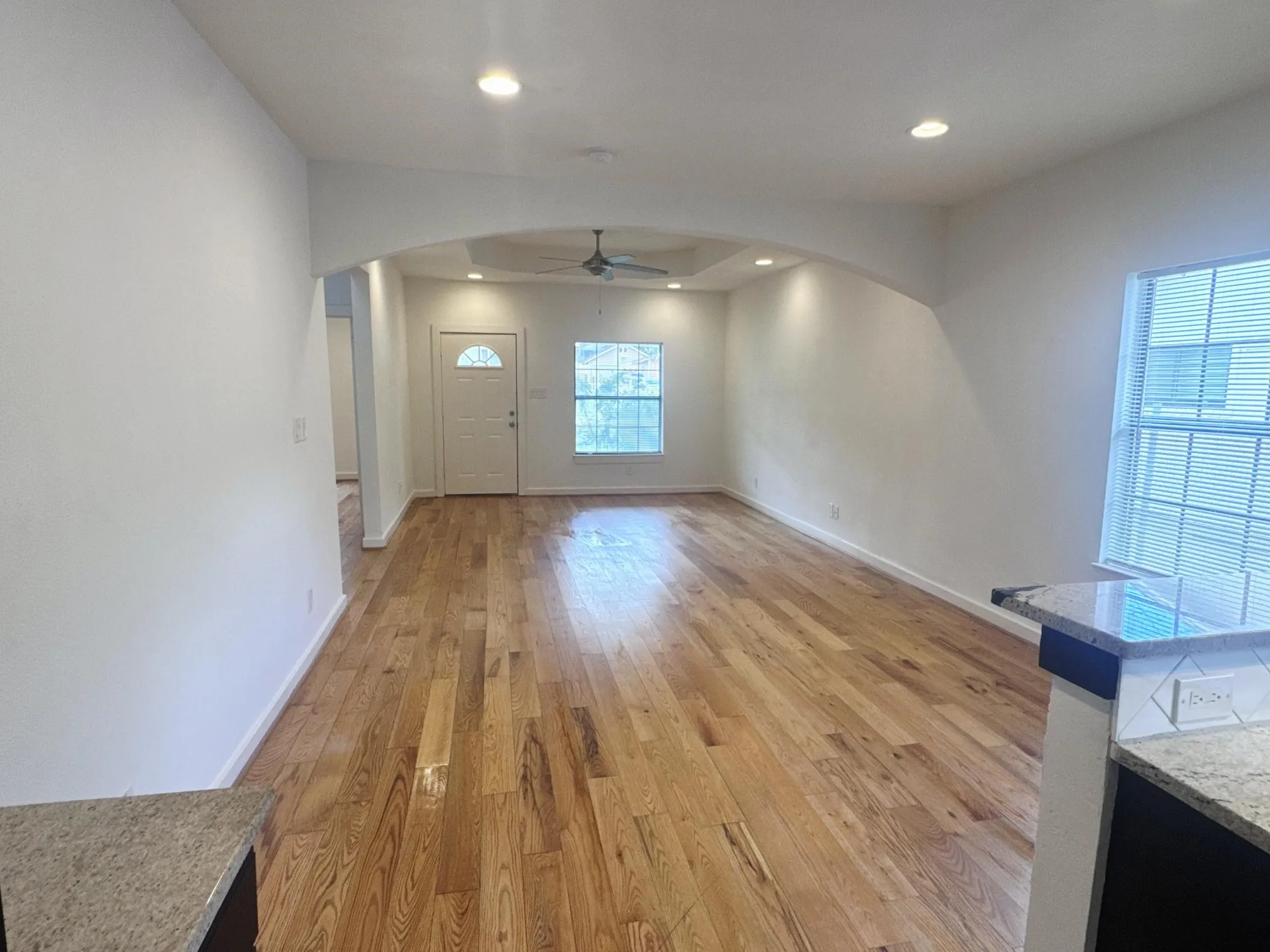 Single Family Residence For Rent in Dallas County , 406 Lansing Street, Dallas, Texas 75203, 2 Bedroom, 2 Bathroom, Garage spaces, 1,014 Sqft, built in 1945, mls#21386006, Real Estate Agent in Dallas, Homes For Rent in Dallas county, Homes For Rent in Dallas, Realtor in Dallas Texas, Real Estate Brokerage Independent Realty Texas, Luminita Cordes Realtor
