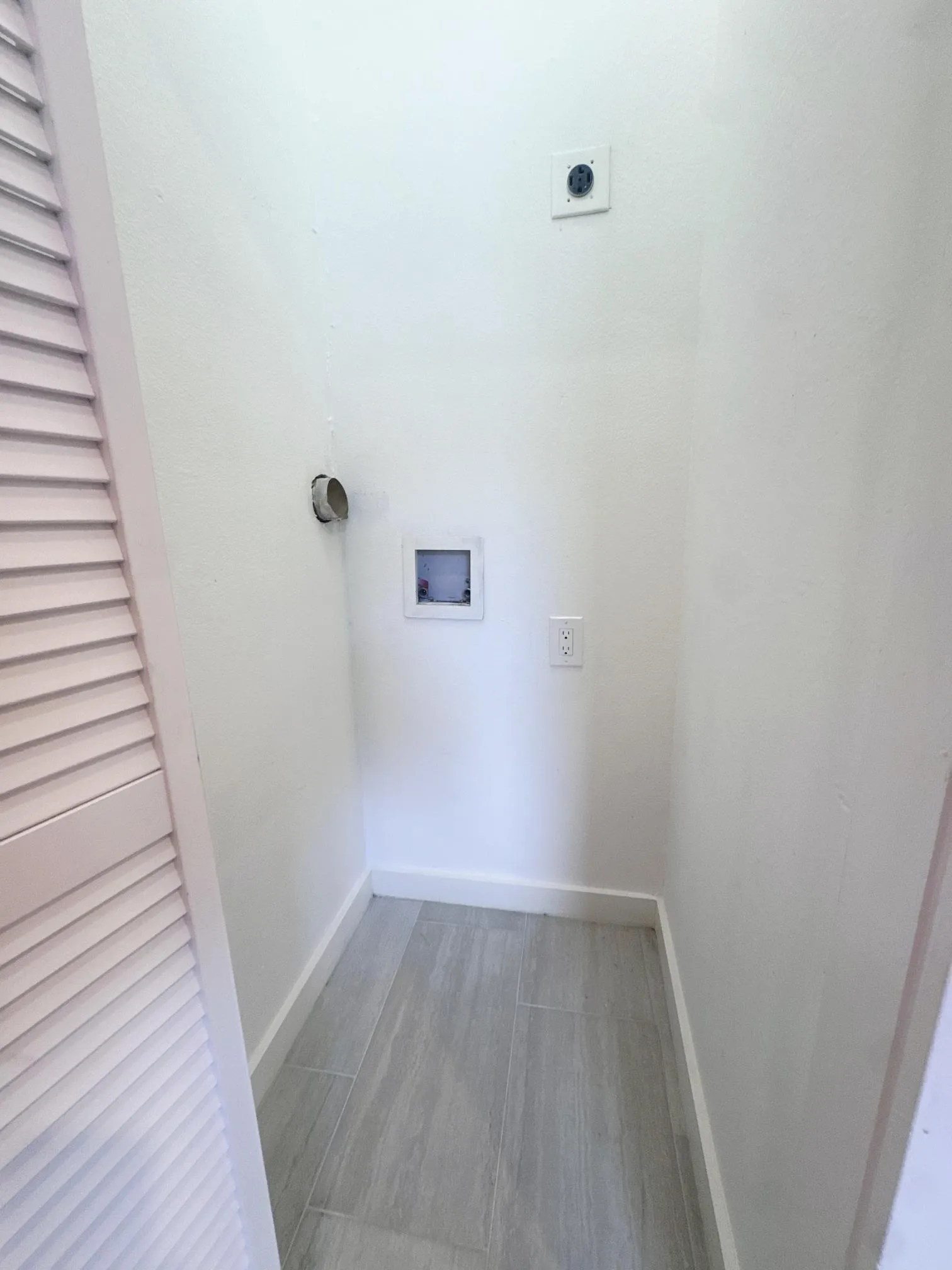 Single Family Residence For Rent in Dallas County , 406 Lansing Street, Dallas, Texas 75203, 2 Bedroom, 2 Bathroom, Garage spaces, 1,014 Sqft, built in 1945, mls#21386006, Real Estate Agent in Dallas, Homes For Rent in Dallas county, Homes For Rent in Dallas, Realtor in Dallas Texas, Real Estate Brokerage Independent Realty Texas, Luminita Cordes Realtor