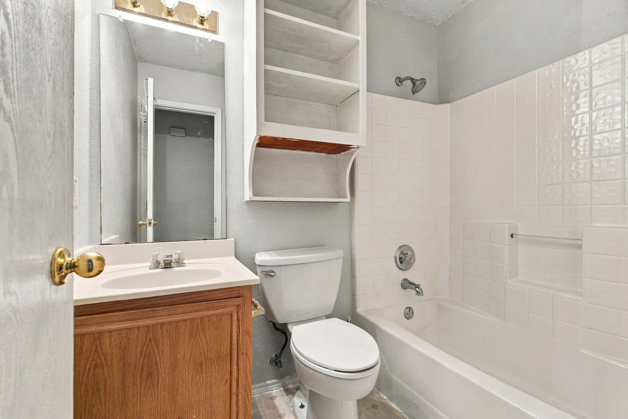 Single Family Residence For Rent in Tarrant County , 6433 Riverwater Trail, Fort Worth, Texas 76179, 3 Bedroom, 2 Bathroom, 2 Garage spaces, 1,150 Sqft, built in 1999, mls#21385646, Real Estate Agent in Fort Worth, Homes For Rent in Tarrant county, Homes For Rent in Fort Worth, Realtor in Fort Worth Texas, Real Estate Brokerage Independent Realty Texas, Luminita Cordes Realtor