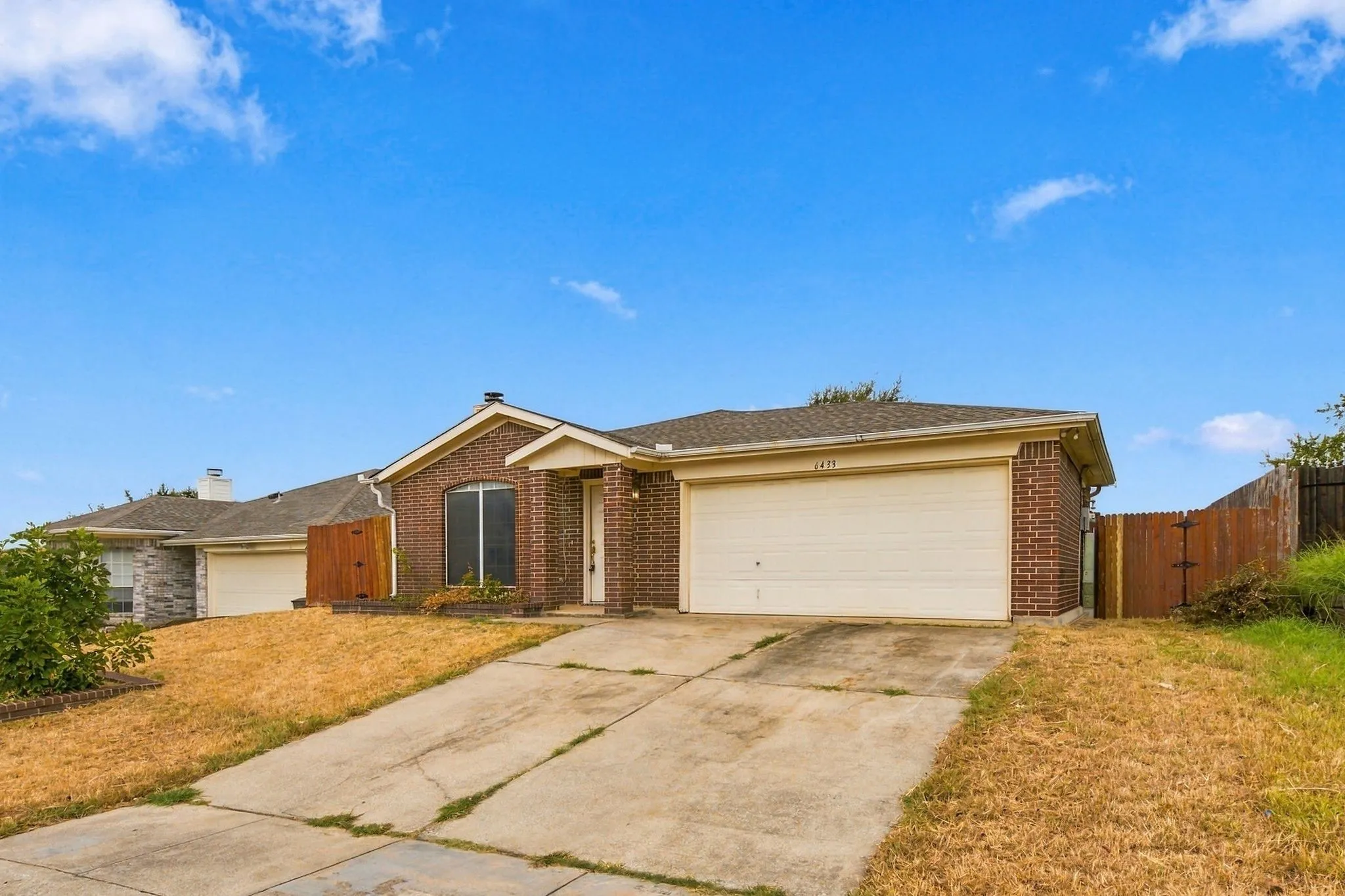 Single Family Residence For Rent in Tarrant County , 6433 Riverwater Trail, Fort Worth, Texas 76179, 3 Bedroom, 2 Bathroom, 2 Garage spaces, 1,150 Sqft, built in 1999, mls#21385646, Real Estate Agent in Fort Worth, Homes For Rent in Tarrant county, Homes For Rent in Fort Worth, Realtor in Fort Worth Texas, Real Estate Brokerage Independent Realty Texas, Luminita Cordes Realtor