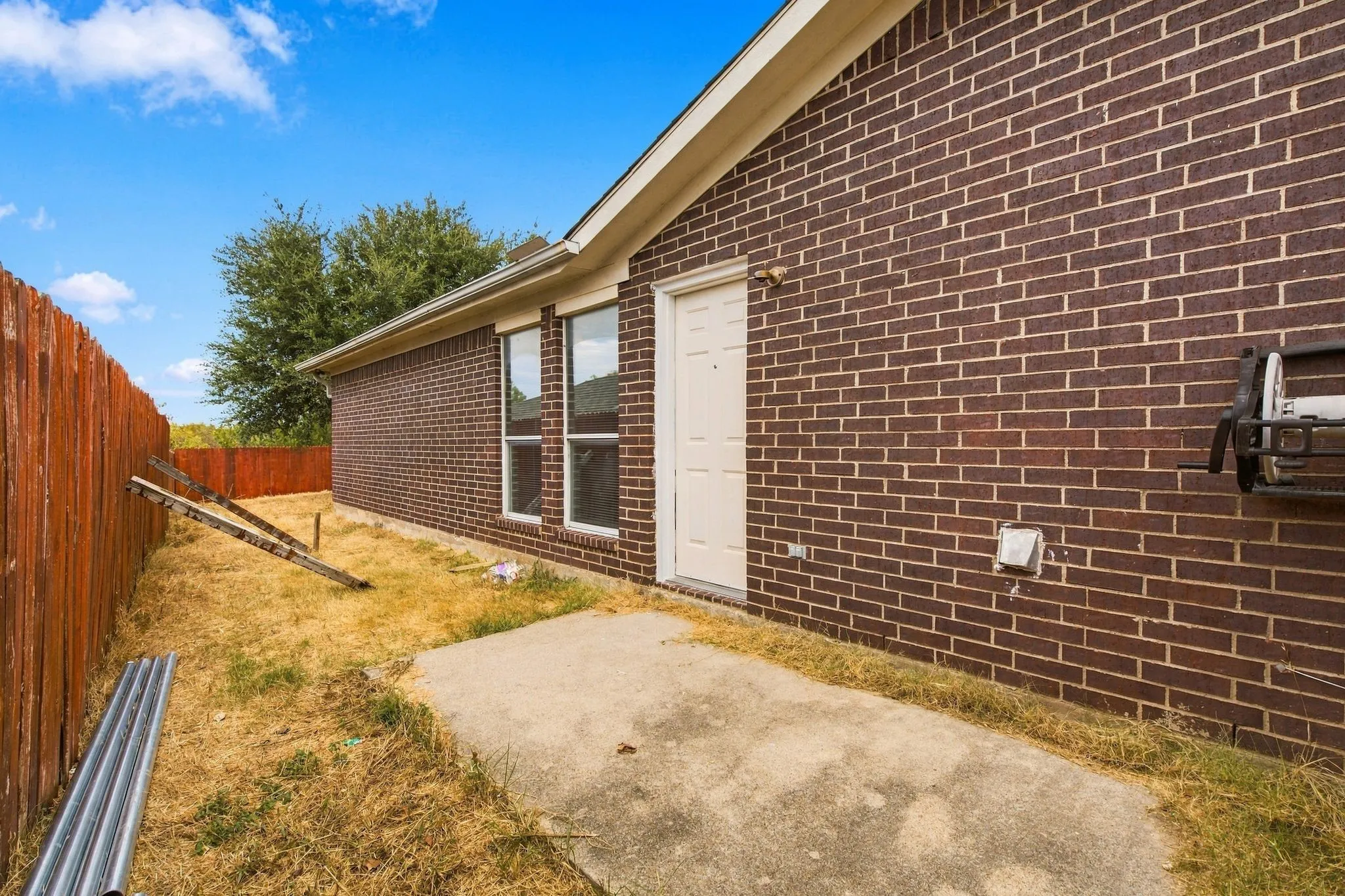 Single Family Residence For Rent in Tarrant County , 6433 Riverwater Trail, Fort Worth, Texas 76179, 3 Bedroom, 2 Bathroom, 2 Garage spaces, 1,150 Sqft, built in 1999, mls#21385646, Real Estate Agent in Fort Worth, Homes For Rent in Tarrant county, Homes For Rent in Fort Worth, Realtor in Fort Worth Texas, Real Estate Brokerage Independent Realty Texas, Luminita Cordes Realtor