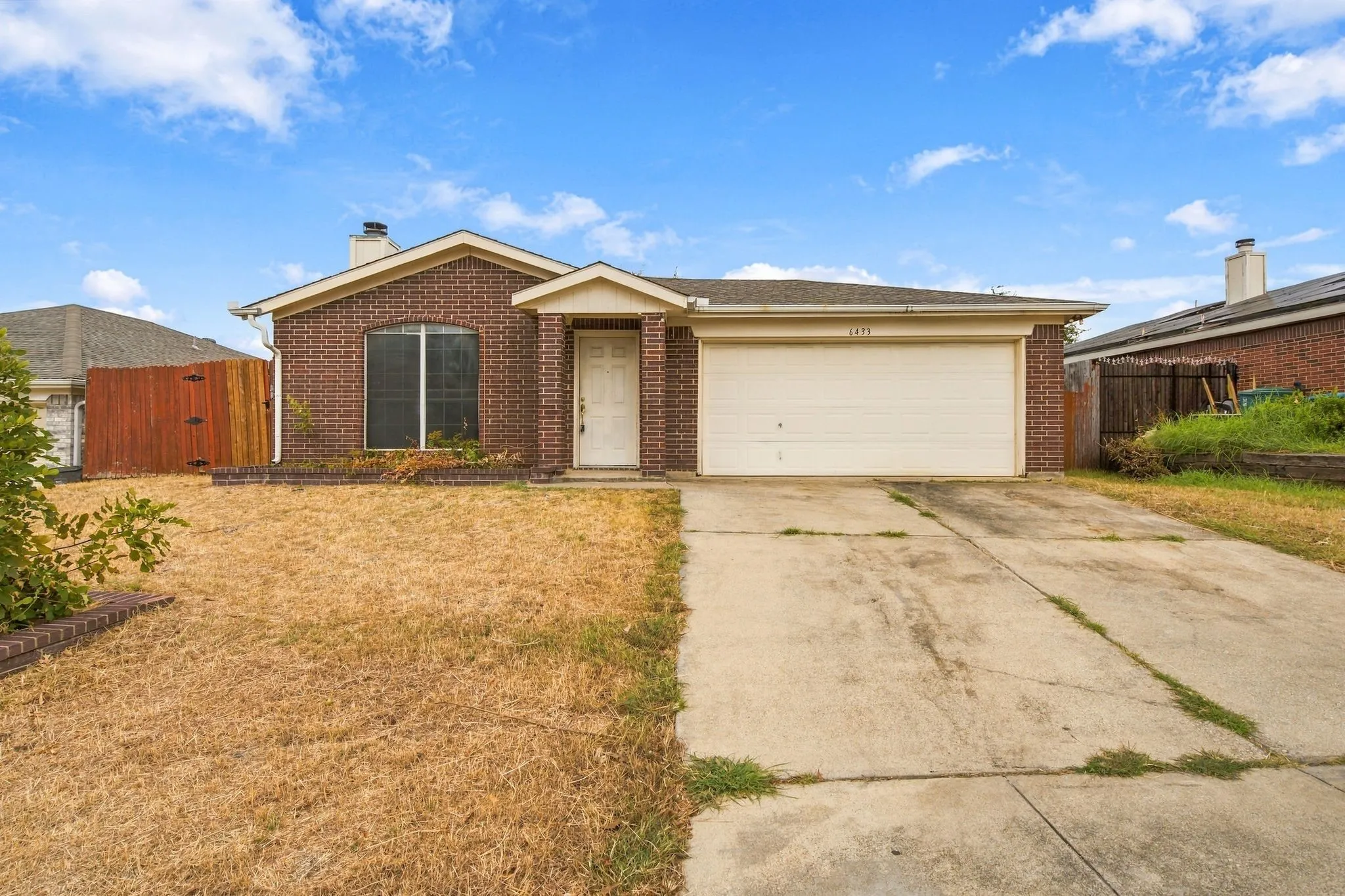 Single Family Residence For Rent in Tarrant County , 6433 Riverwater Trail, Fort Worth, Texas 76179, 3 Bedroom, 2 Bathroom, 2 Garage spaces, 1,150 Sqft, built in 1999, mls#21385646, Real Estate Agent in Fort Worth, Homes For Rent in Tarrant county, Homes For Rent in Fort Worth, Realtor in Fort Worth Texas, Real Estate Brokerage Independent Realty Texas, Luminita Cordes Realtor