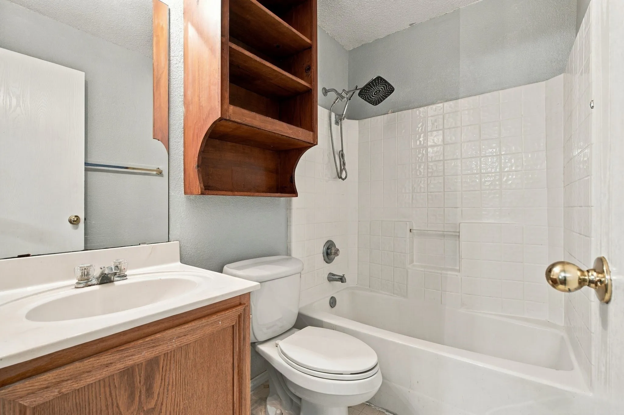 Single Family Residence For Rent in Tarrant County , 6433 Riverwater Trail, Fort Worth, Texas 76179, 3 Bedroom, 2 Bathroom, 2 Garage spaces, 1,150 Sqft, built in 1999, mls#21385646, Real Estate Agent in Fort Worth, Homes For Rent in Tarrant county, Homes For Rent in Fort Worth, Realtor in Fort Worth Texas, Real Estate Brokerage Independent Realty Texas, Luminita Cordes Realtor