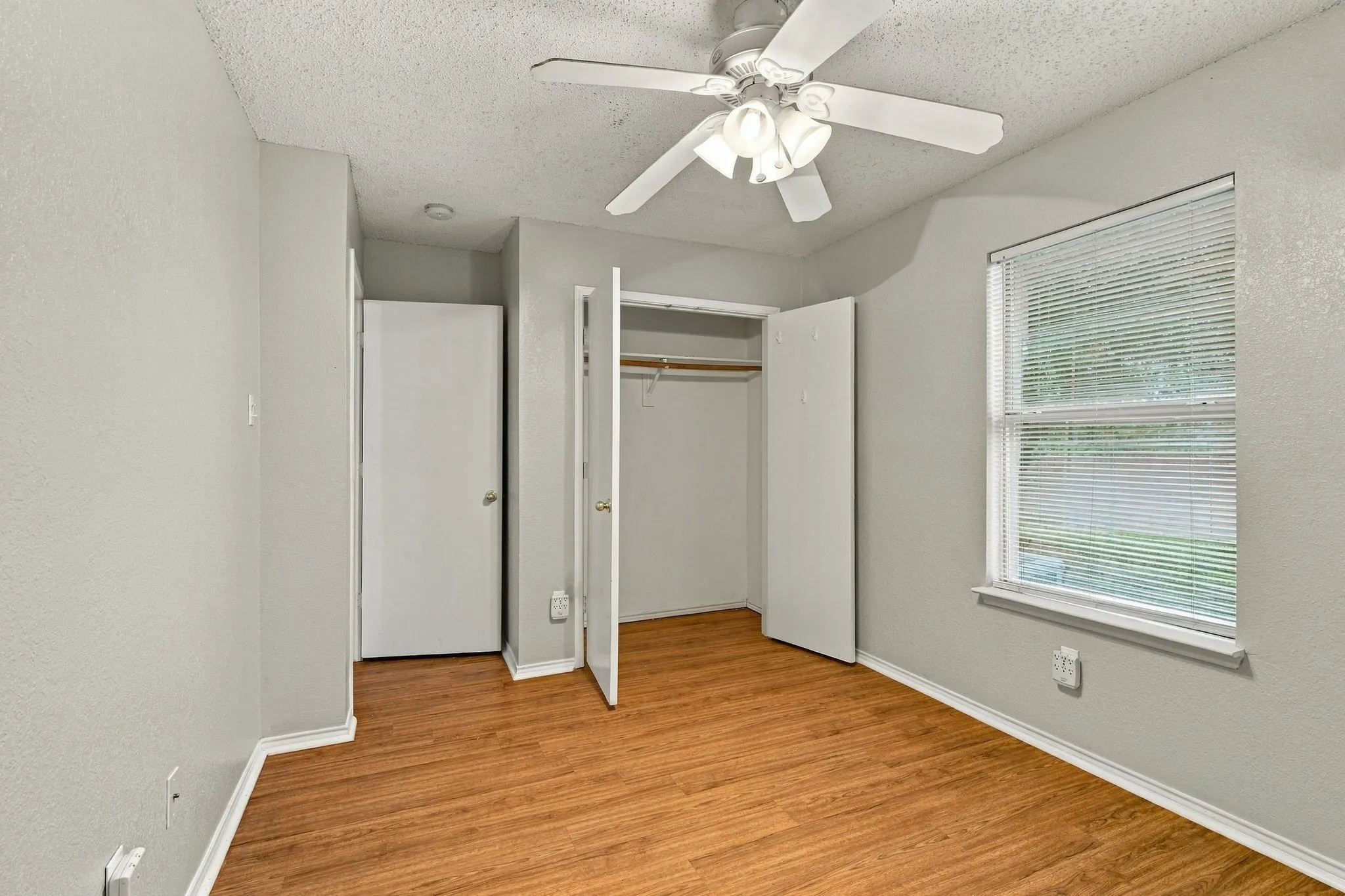Single Family Residence For Rent in Tarrant County , 6433 Riverwater Trail, Fort Worth, Texas 76179, 3 Bedroom, 2 Bathroom, 2 Garage spaces, 1,150 Sqft, built in 1999, mls#21385646, Real Estate Agent in Fort Worth, Homes For Rent in Tarrant county, Homes For Rent in Fort Worth, Realtor in Fort Worth Texas, Real Estate Brokerage Independent Realty Texas, Luminita Cordes Realtor