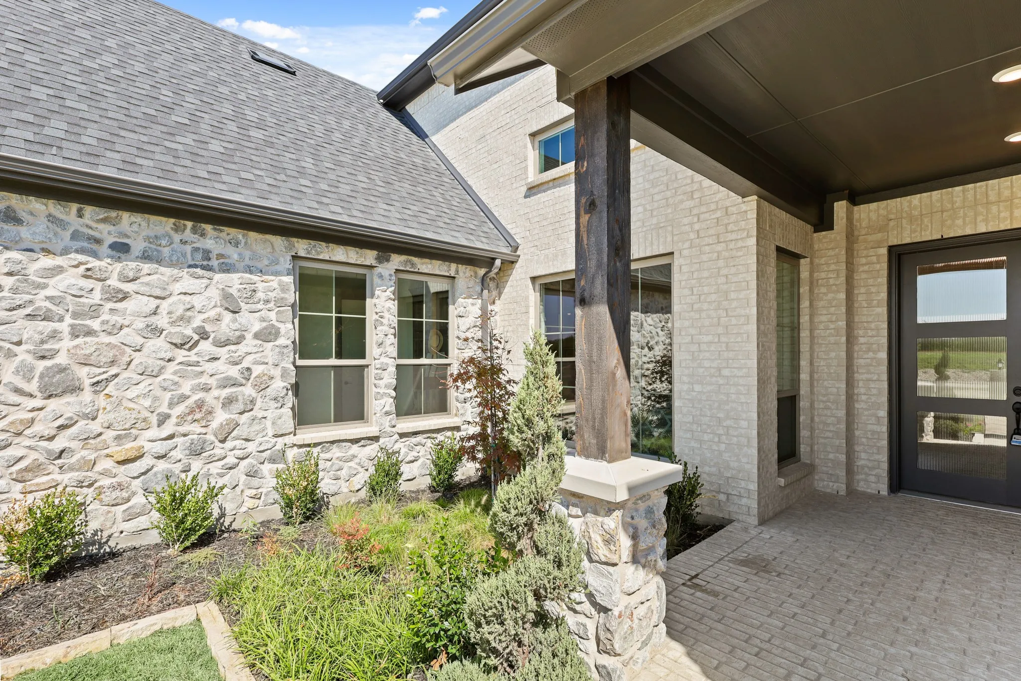 Single Family Residence For Sale in Rockwall County , 324 Chapel View Court, Heath, Texas 75032, 5 Bedroom, 5 Bathroom, 3 Garage spaces, 4,990 Sqft, built in 2025, mls#21386018, Real Estate Agent in Heath, Homes For Sale in Rockwall county, Homes For Sale in Heath, Realtor in Heath Texas, Real Estate Brokerage Independent Realty Texas, Luminita Cordes Realtor