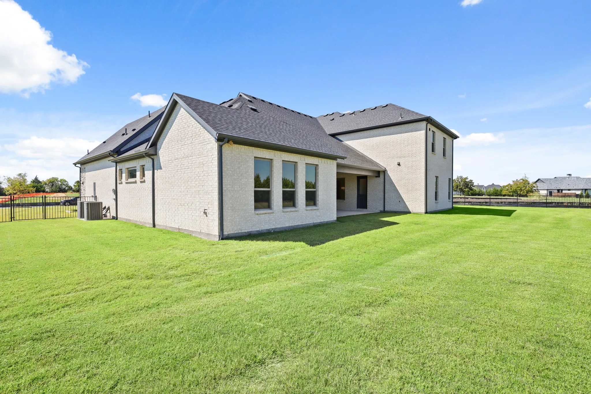 Single Family Residence For Sale in Rockwall County , 324 Chapel View Court, Heath, Texas 75032, 5 Bedroom, 5 Bathroom, 3 Garage spaces, 4,990 Sqft, built in 2025, mls#21386018, Real Estate Agent in Heath, Homes For Sale in Rockwall county, Homes For Sale in Heath, Realtor in Heath Texas, Real Estate Brokerage Independent Realty Texas, Luminita Cordes Realtor