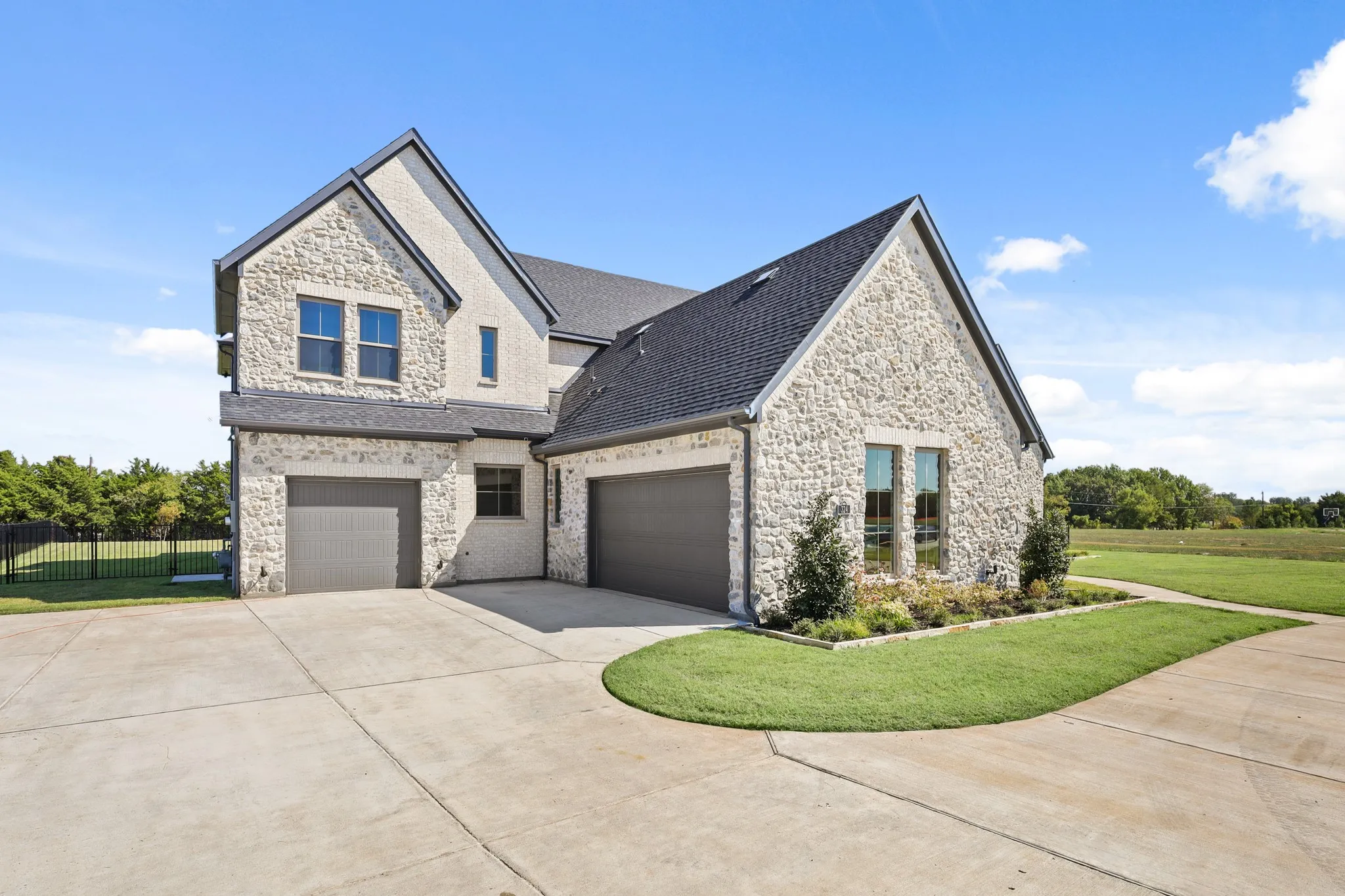 Single Family Residence For Sale in Rockwall County , 324 Chapel View Court, Heath, Texas 75032, 5 Bedroom, 5 Bathroom, 3 Garage spaces, 4,990 Sqft, built in 2025, mls#21386018, Real Estate Agent in Heath, Homes For Sale in Rockwall county, Homes For Sale in Heath, Realtor in Heath Texas, Real Estate Brokerage Independent Realty Texas, Luminita Cordes Realtor