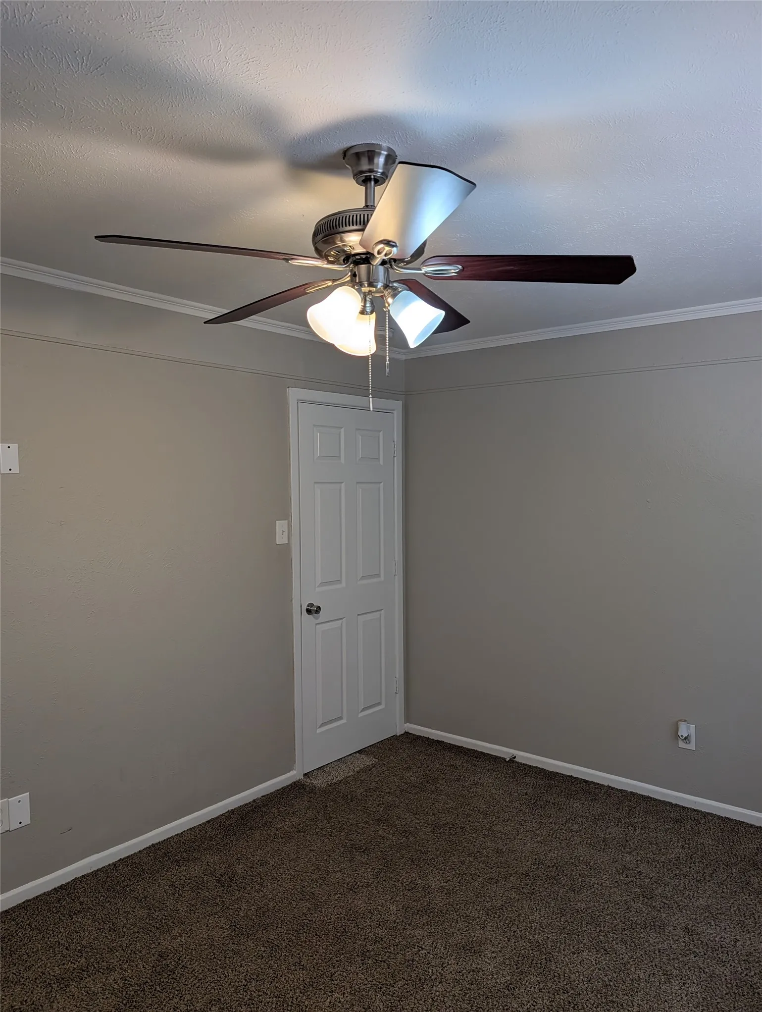 Single Family Residence For Rent in Tarrant County , 2558 Duringer Road, Fort Worth, Texas 76133, 4 Bedroom, 2 Bathroom, 2 Garage spaces, 2,200 Sqft, built in 1965, mls#21386020, Real Estate Agent in Fort Worth, Homes For Rent in Tarrant county, Homes For Rent in Fort Worth, Realtor in Fort Worth Texas, Real Estate Brokerage Independent Realty Texas, Luminita Cordes Realtor