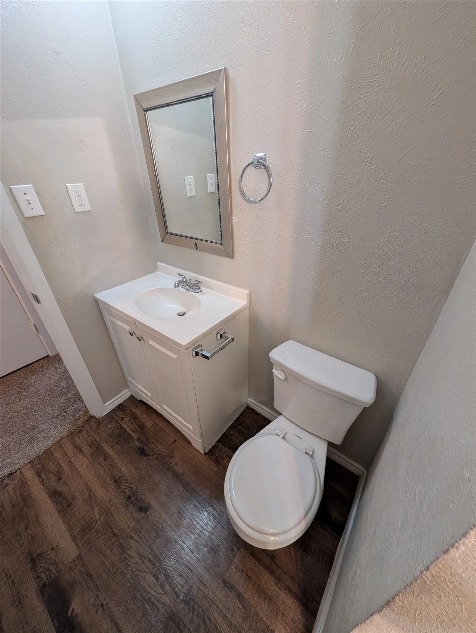 Single Family Residence For Rent in Tarrant County , 2558 Duringer Road, Fort Worth, Texas 76133, 4 Bedroom, 2 Bathroom, 2 Garage spaces, 2,200 Sqft, built in 1965, mls#21386020, Real Estate Agent in Fort Worth, Homes For Rent in Tarrant county, Homes For Rent in Fort Worth, Realtor in Fort Worth Texas, Real Estate Brokerage Independent Realty Texas, Luminita Cordes Realtor