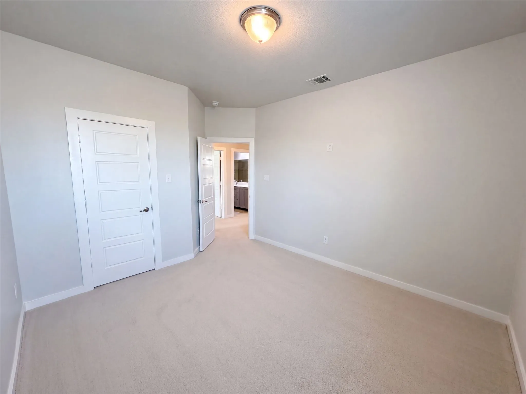 Single Family Residence For Sale in Denton County , 14316 Spitfire Trail, Fort Worth, Texas 76262, 5 Bedroom, 3 Bathroom, 2 Garage spaces, 3,036 Sqft, built in 2019, mls#21386011, Real Estate Agent in Fort Worth, Homes For Sale in Denton county, Homes For Sale in Fort Worth, Realtor in Fort Worth Texas, Real Estate Brokerage Independent Realty Texas, Luminita Cordes Realtor