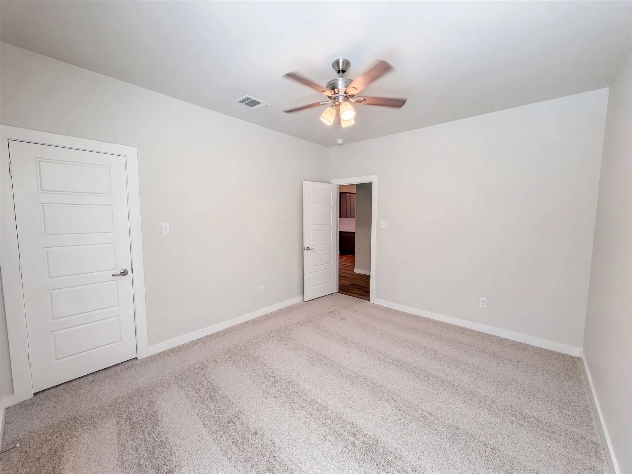 Single Family Residence For Sale in Denton County , 14316 Spitfire Trail, Fort Worth, Texas 76262, 5 Bedroom, 3 Bathroom, 2 Garage spaces, 3,036 Sqft, built in 2019, mls#21386011, Real Estate Agent in Fort Worth, Homes For Sale in Denton county, Homes For Sale in Fort Worth, Realtor in Fort Worth Texas, Real Estate Brokerage Independent Realty Texas, Luminita Cordes Realtor