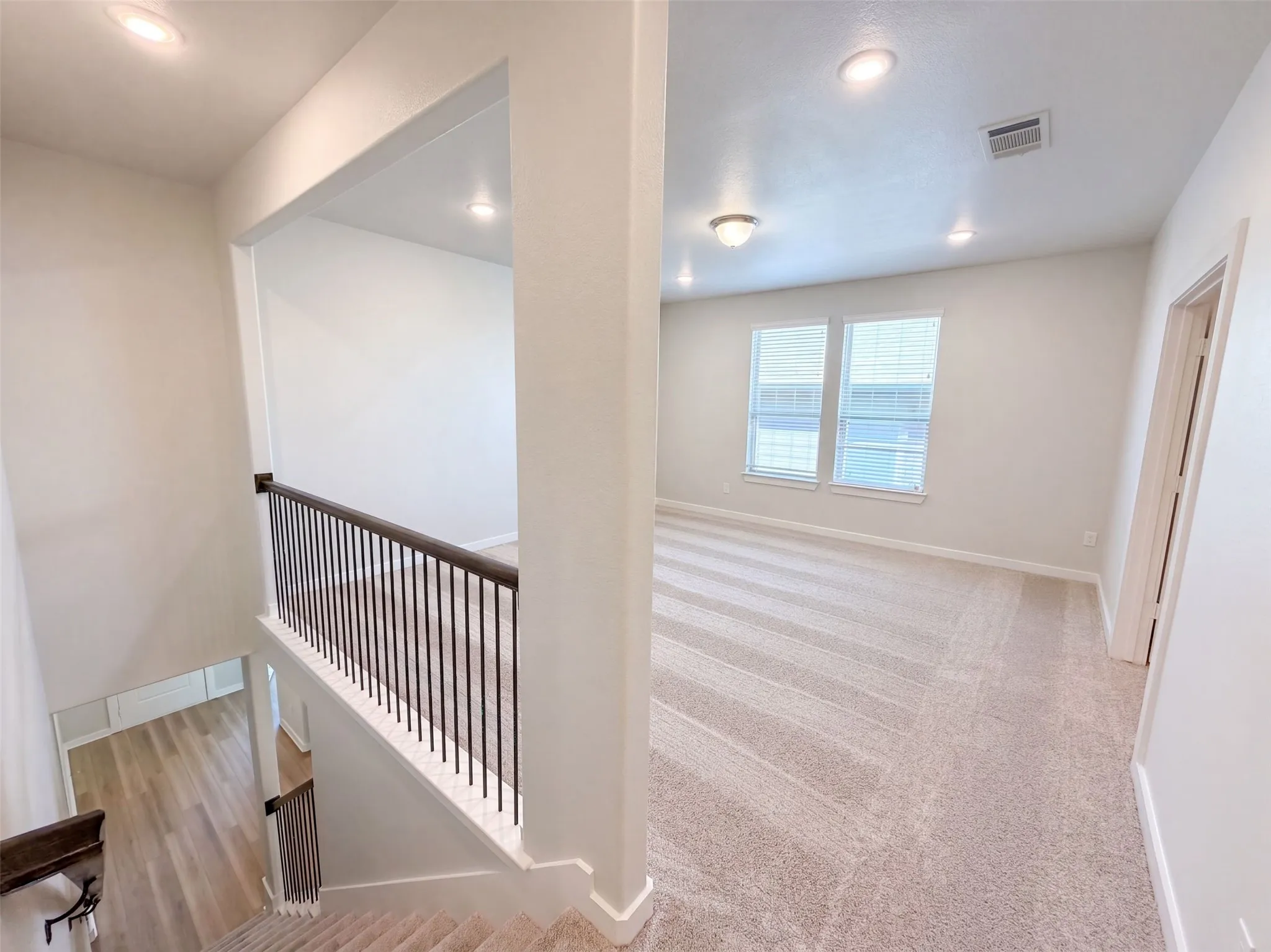 Single Family Residence For Sale in Denton County , 14316 Spitfire Trail, Fort Worth, Texas 76262, 5 Bedroom, 3 Bathroom, 2 Garage spaces, 3,036 Sqft, built in 2019, mls#21386011, Real Estate Agent in Fort Worth, Homes For Sale in Denton county, Homes For Sale in Fort Worth, Realtor in Fort Worth Texas, Real Estate Brokerage Independent Realty Texas, Luminita Cordes Realtor