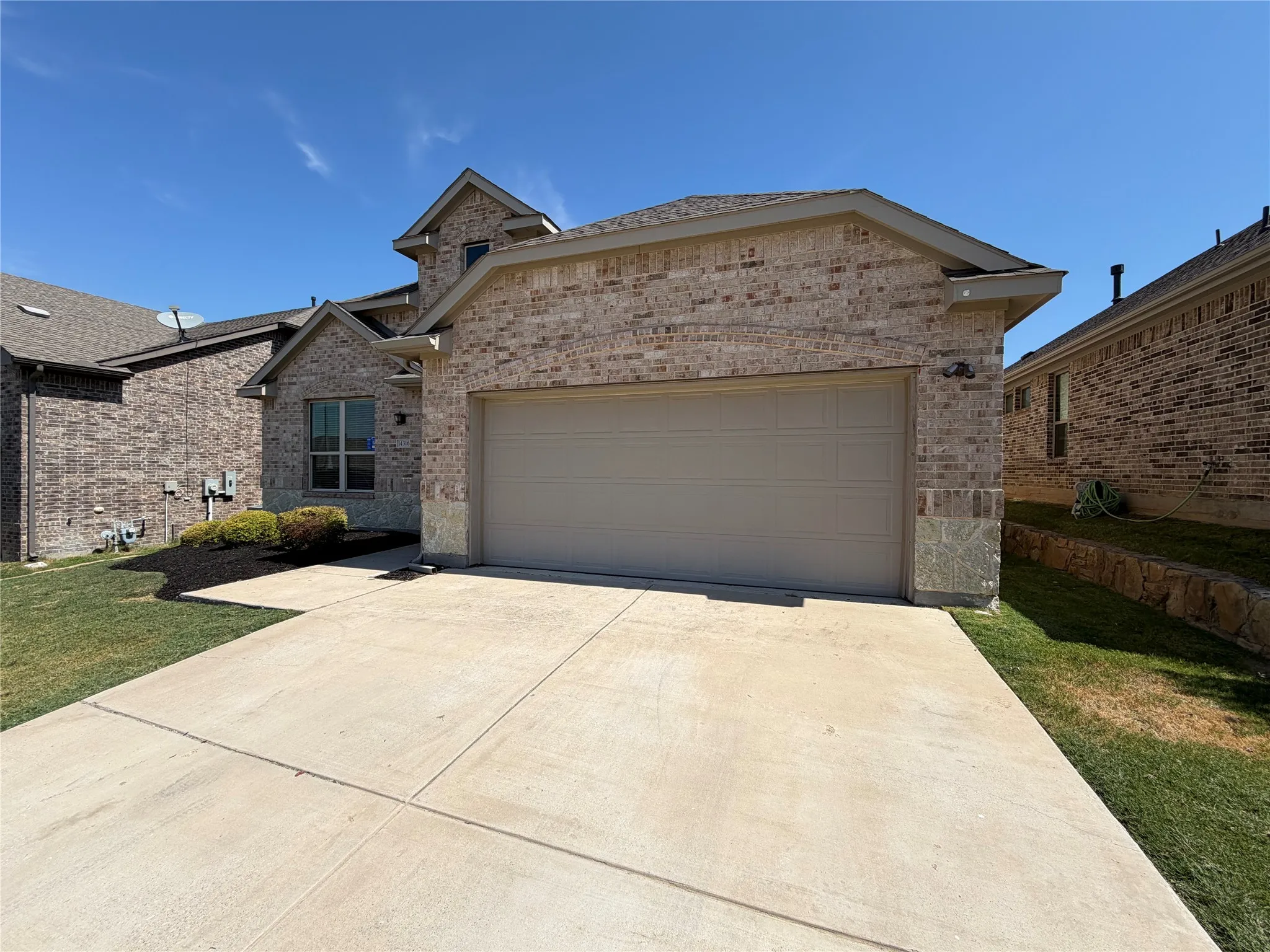 Single Family Residence For Sale in Denton County , 14316 Spitfire Trail, Fort Worth, Texas 76262, 5 Bedroom, 3 Bathroom, 2 Garage spaces, 3,036 Sqft, built in 2019, mls#21386011, Real Estate Agent in Fort Worth, Homes For Sale in Denton county, Homes For Sale in Fort Worth, Realtor in Fort Worth Texas, Real Estate Brokerage Independent Realty Texas, Luminita Cordes Realtor