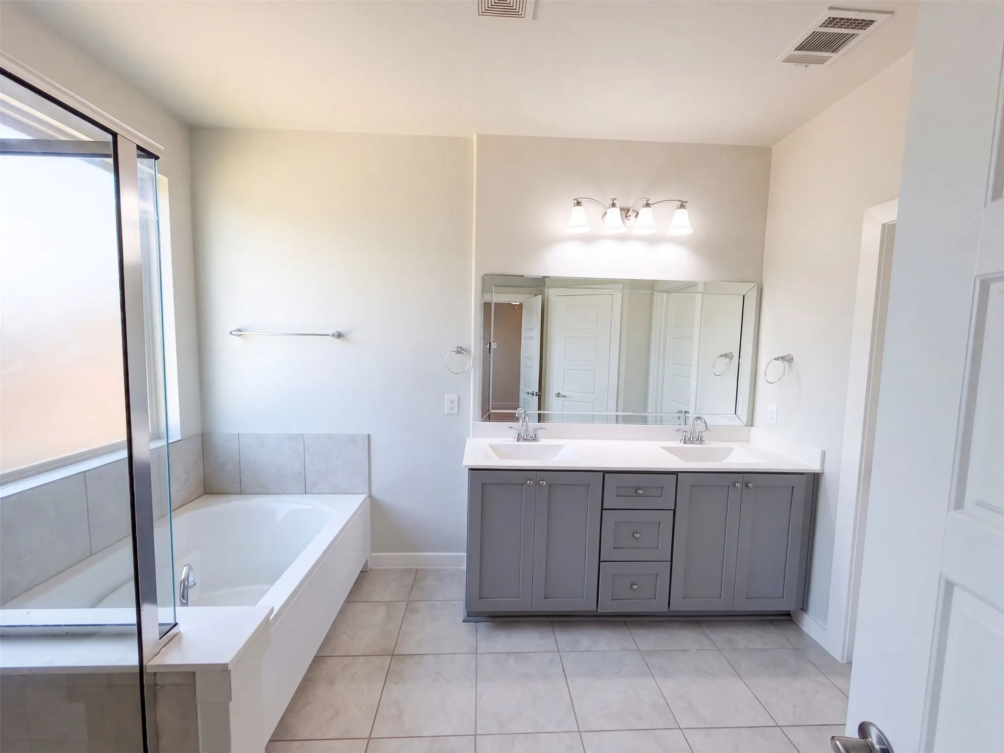 Single Family Residence For Sale in Denton County , 14316 Spitfire Trail, Fort Worth, Texas 76262, 5 Bedroom, 3 Bathroom, 2 Garage spaces, 3,036 Sqft, built in 2019, mls#21386011, Real Estate Agent in Fort Worth, Homes For Sale in Denton county, Homes For Sale in Fort Worth, Realtor in Fort Worth Texas, Real Estate Brokerage Independent Realty Texas, Luminita Cordes Realtor