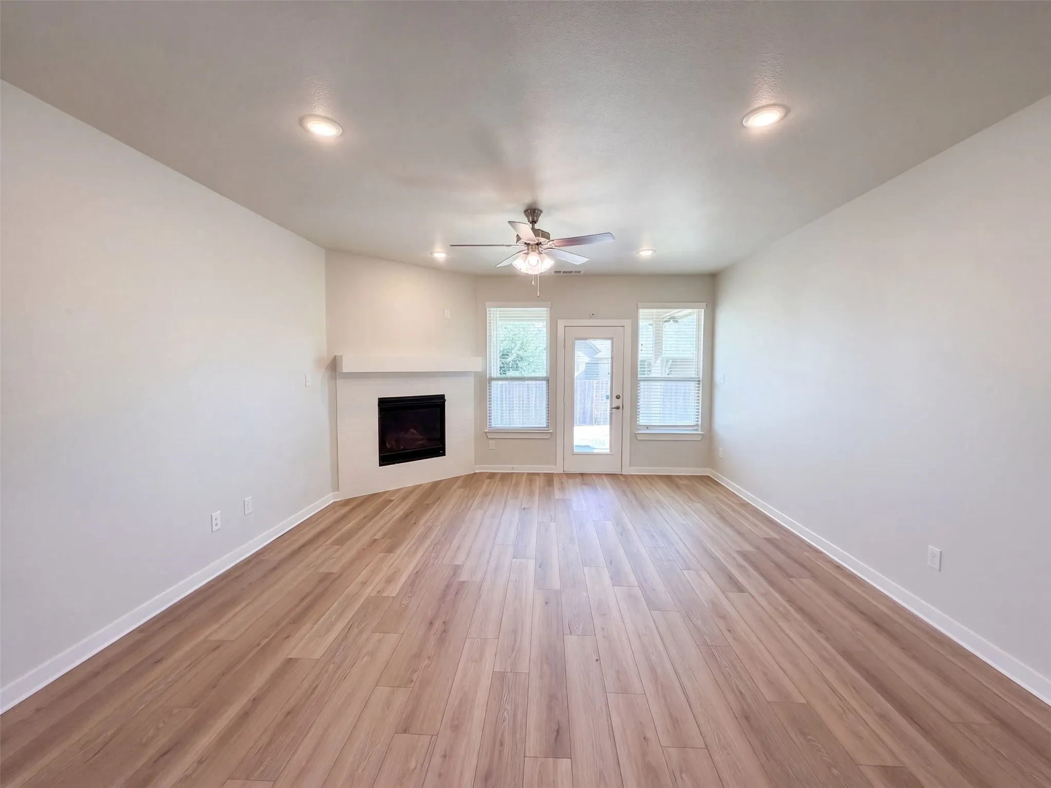 Single Family Residence For Sale in Denton County , 14316 Spitfire Trail, Fort Worth, Texas 76262, 5 Bedroom, 3 Bathroom, 2 Garage spaces, 3,036 Sqft, built in 2019, mls#21386011, Real Estate Agent in Fort Worth, Homes For Sale in Denton county, Homes For Sale in Fort Worth, Realtor in Fort Worth Texas, Real Estate Brokerage Independent Realty Texas, Luminita Cordes Realtor