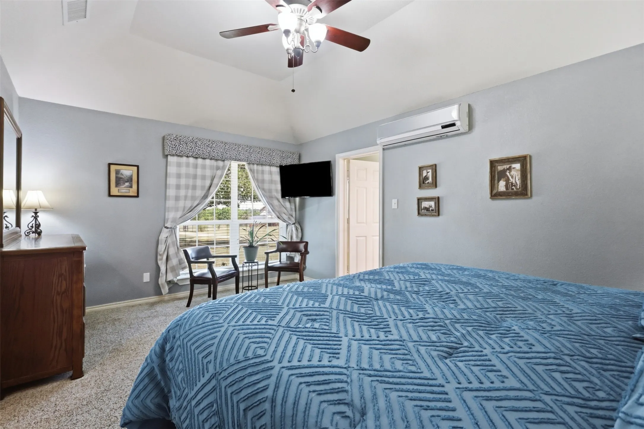Single Family Residence For Rent in Parker County , 109 Crestwood Lane, Springtown, Texas 76082, 3 Bedroom, 2 Bathroom, 2 Garage spaces, 1,970 Sqft, built in 2003, mls#21386007, Real Estate Agent in Springtown, Homes For Rent in Parker county, Homes For Rent in Springtown, Realtor in Springtown Texas, Real Estate Brokerage Independent Realty Texas, Luminita Cordes Realtor