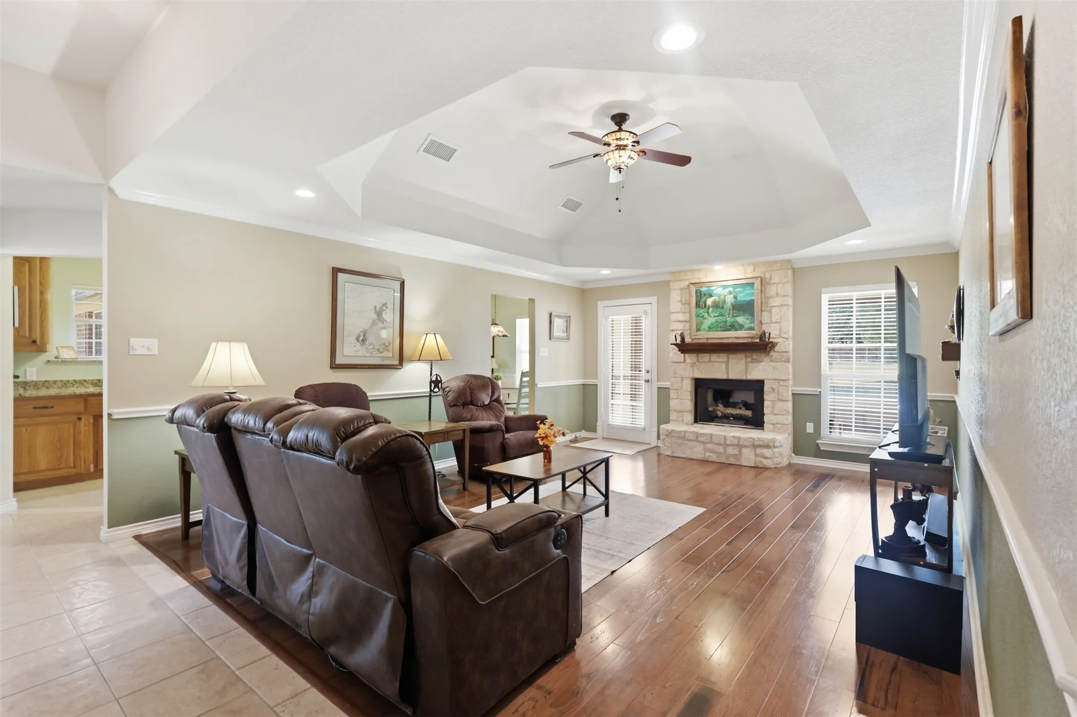 Single Family Residence For Rent in Parker County , 109 Crestwood Lane, Springtown, Texas 76082, 3 Bedroom, 2 Bathroom, 2 Garage spaces, 1,970 Sqft, built in 2003, mls#21386007, Real Estate Agent in Springtown, Homes For Rent in Parker county, Homes For Rent in Springtown, Realtor in Springtown Texas, Real Estate Brokerage Independent Realty Texas, Luminita Cordes Realtor