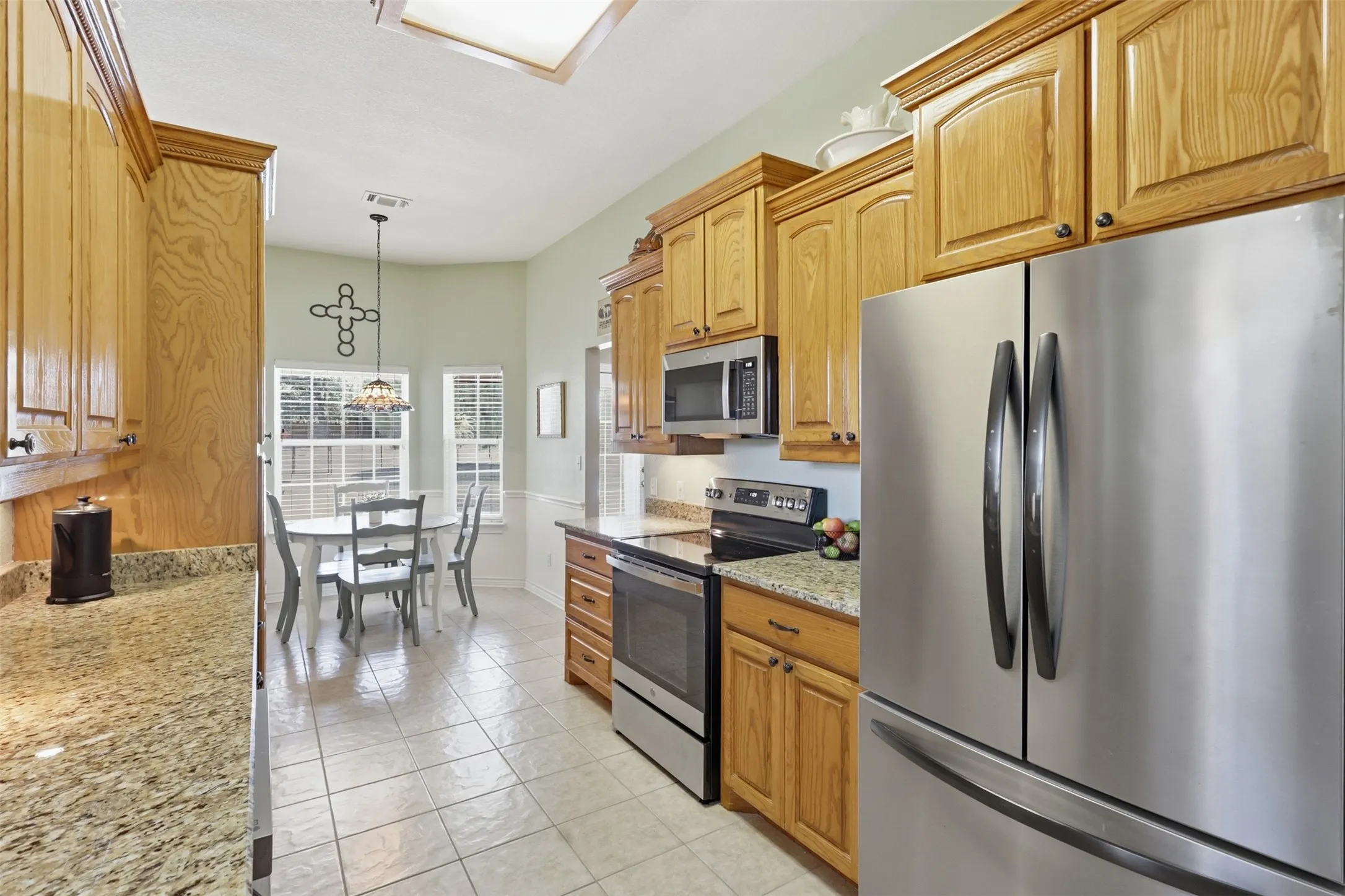 Single Family Residence For Rent in Parker County , 109 Crestwood Lane, Springtown, Texas 76082, 3 Bedroom, 2 Bathroom, 2 Garage spaces, 1,970 Sqft, built in 2003, mls#21386007, Real Estate Agent in Springtown, Homes For Rent in Parker county, Homes For Rent in Springtown, Realtor in Springtown Texas, Real Estate Brokerage Independent Realty Texas, Luminita Cordes Realtor