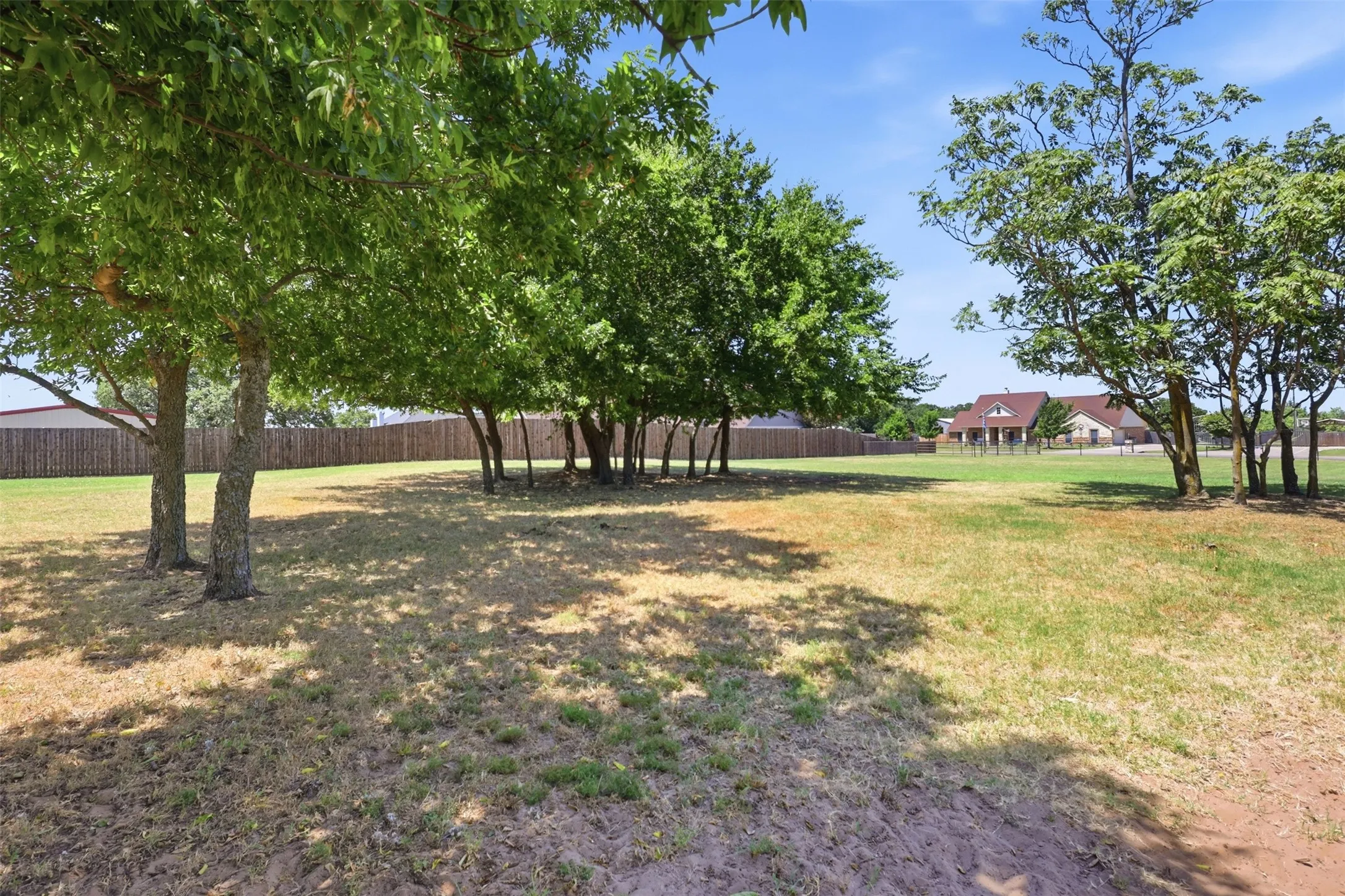 Single Family Residence For Rent in Parker County , 109 Crestwood Lane, Springtown, Texas 76082, 3 Bedroom, 2 Bathroom, 2 Garage spaces, 1,970 Sqft, built in 2003, mls#21386007, Real Estate Agent in Springtown, Homes For Rent in Parker county, Homes For Rent in Springtown, Realtor in Springtown Texas, Real Estate Brokerage Independent Realty Texas, Luminita Cordes Realtor