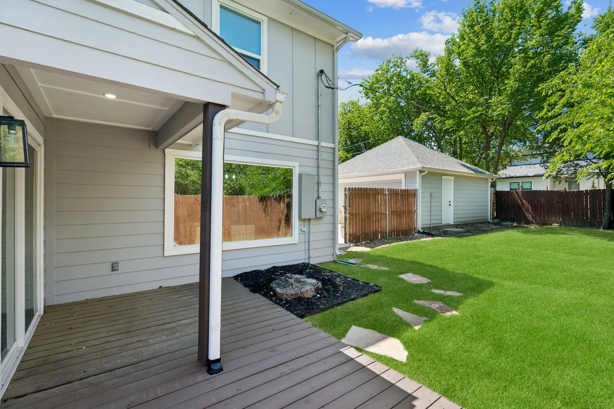 Single Family Residence For Sale in Tarrant County , 2728 Livingston Avenue, Fort Worth, Texas 76110, 4 Bedroom, 4 Bathroom, 2 Garage spaces, 2,396 Sqft, built in 2020, mls#21386026, Real Estate Agent in Fort Worth, Homes For Sale in Tarrant county, Homes For Sale in Fort Worth, Realtor in Fort Worth Texas, Real Estate Brokerage Independent Realty Texas, Luminita Cordes Realtor