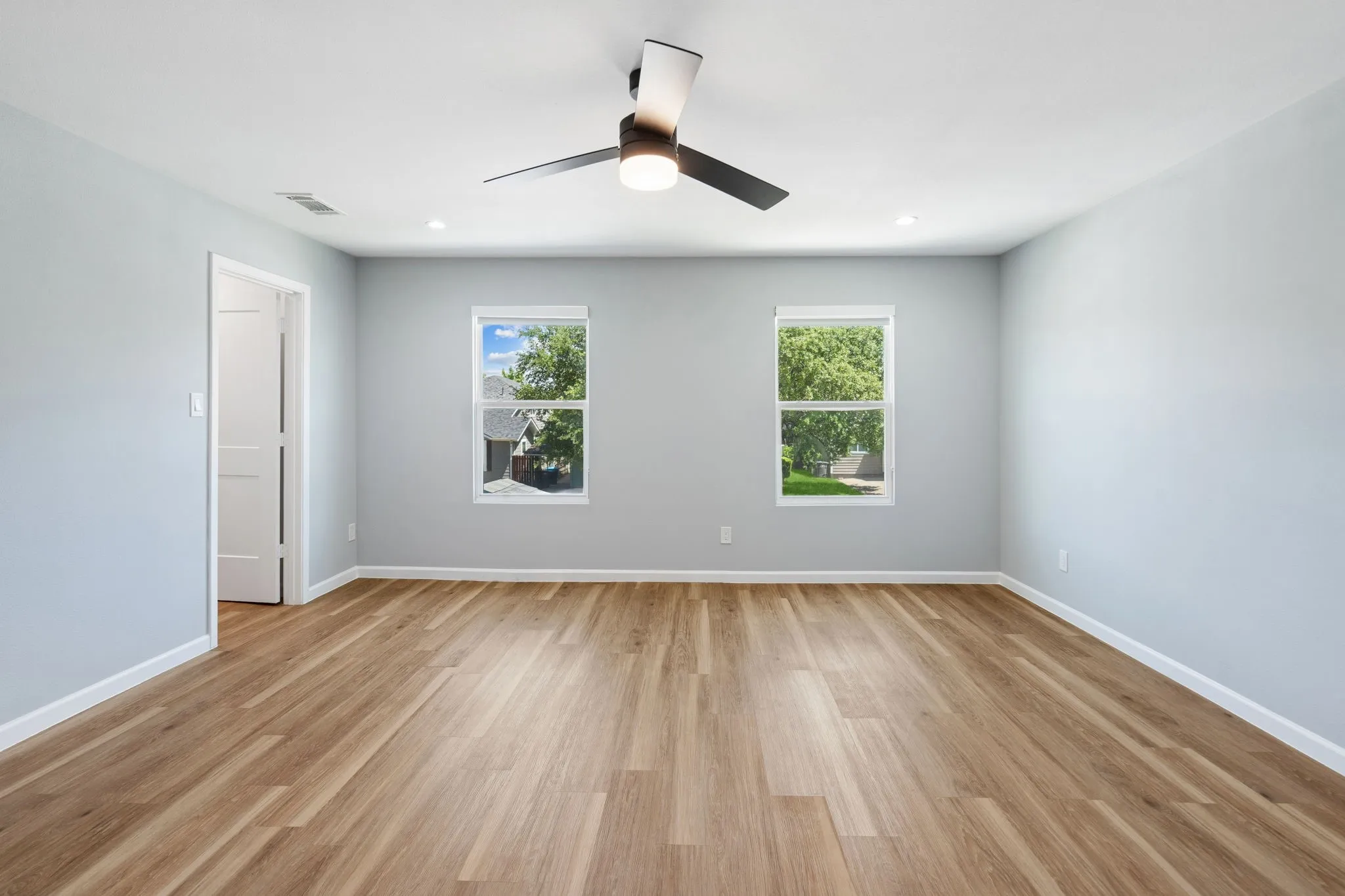 Single Family Residence For Sale in Tarrant County , 2728 Livingston Avenue, Fort Worth, Texas 76110, 4 Bedroom, 4 Bathroom, 2 Garage spaces, 2,396 Sqft, built in 2020, mls#21386026, Real Estate Agent in Fort Worth, Homes For Sale in Tarrant county, Homes For Sale in Fort Worth, Realtor in Fort Worth Texas, Real Estate Brokerage Independent Realty Texas, Luminita Cordes Realtor