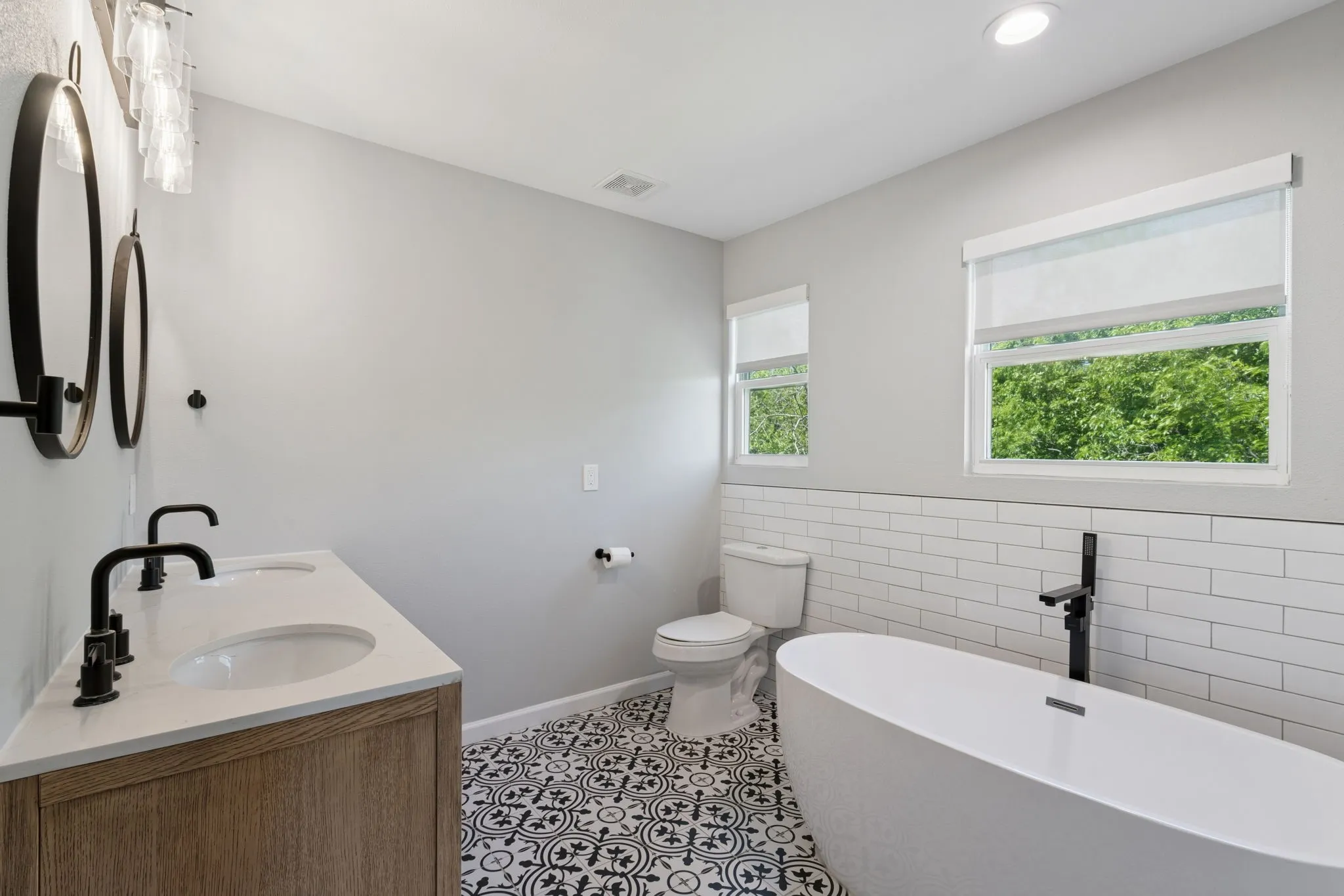 Single Family Residence For Sale in Tarrant County , 2728 Livingston Avenue, Fort Worth, Texas 76110, 4 Bedroom, 4 Bathroom, 2 Garage spaces, 2,396 Sqft, built in 2020, mls#21386026, Real Estate Agent in Fort Worth, Homes For Sale in Tarrant county, Homes For Sale in Fort Worth, Realtor in Fort Worth Texas, Real Estate Brokerage Independent Realty Texas, Luminita Cordes Realtor