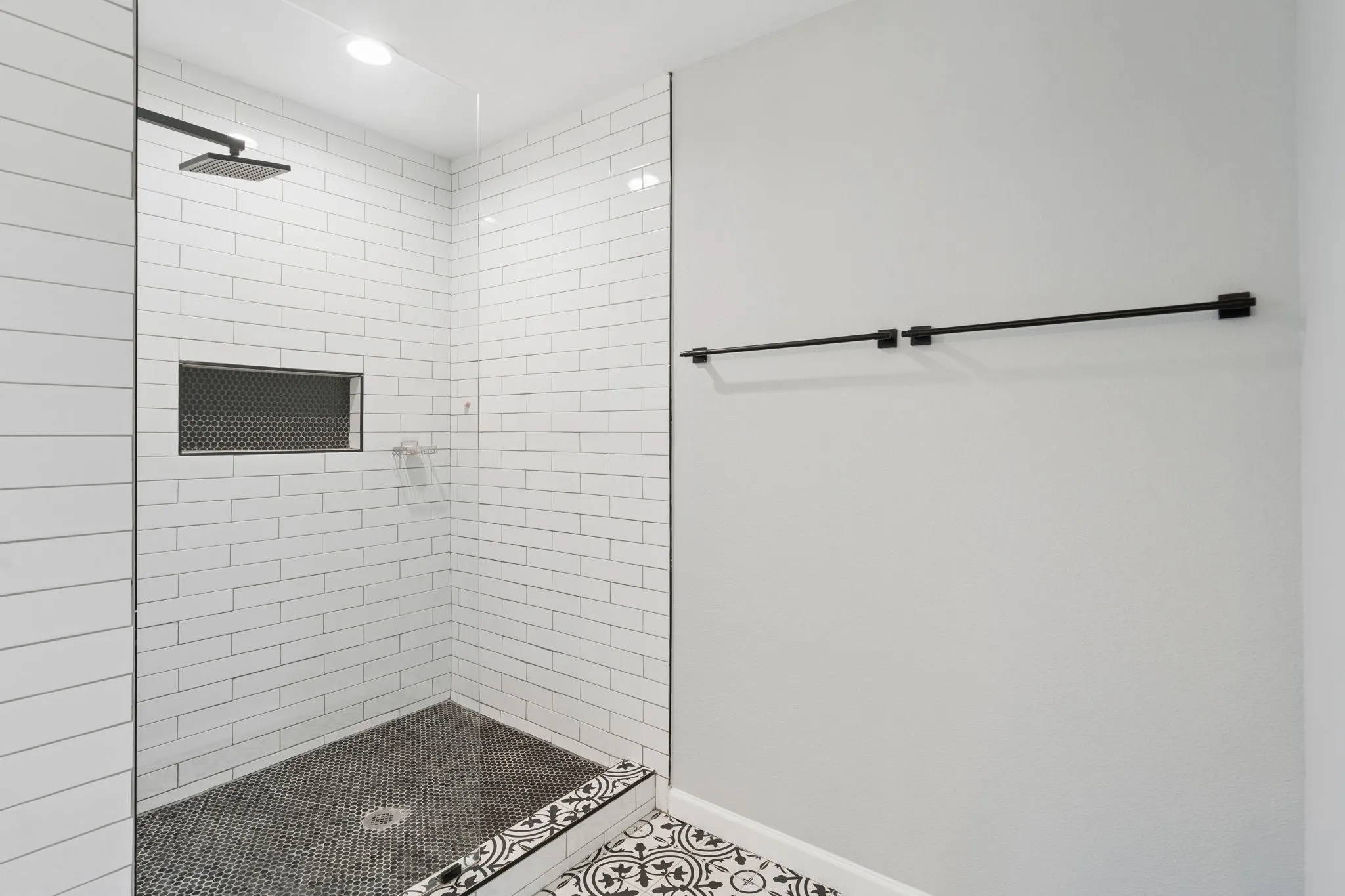 Single Family Residence For Sale in Tarrant County , 2728 Livingston Avenue, Fort Worth, Texas 76110, 4 Bedroom, 4 Bathroom, 2 Garage spaces, 2,396 Sqft, built in 2020, mls#21386026, Real Estate Agent in Fort Worth, Homes For Sale in Tarrant county, Homes For Sale in Fort Worth, Realtor in Fort Worth Texas, Real Estate Brokerage Independent Realty Texas, Luminita Cordes Realtor