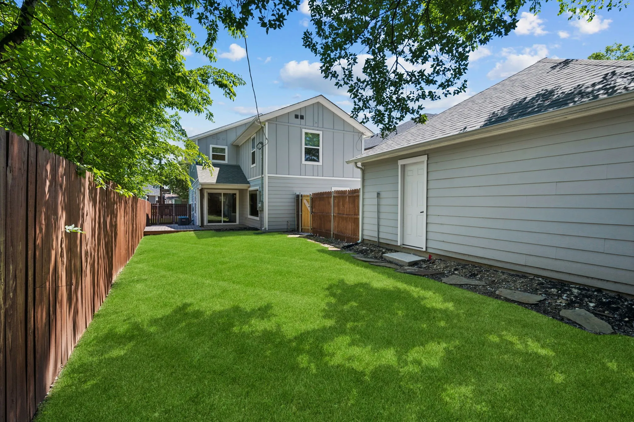 Single Family Residence For Sale in Tarrant County , 2728 Livingston Avenue, Fort Worth, Texas 76110, 4 Bedroom, 4 Bathroom, 2 Garage spaces, 2,396 Sqft, built in 2020, mls#21386026, Real Estate Agent in Fort Worth, Homes For Sale in Tarrant county, Homes For Sale in Fort Worth, Realtor in Fort Worth Texas, Real Estate Brokerage Independent Realty Texas, Luminita Cordes Realtor