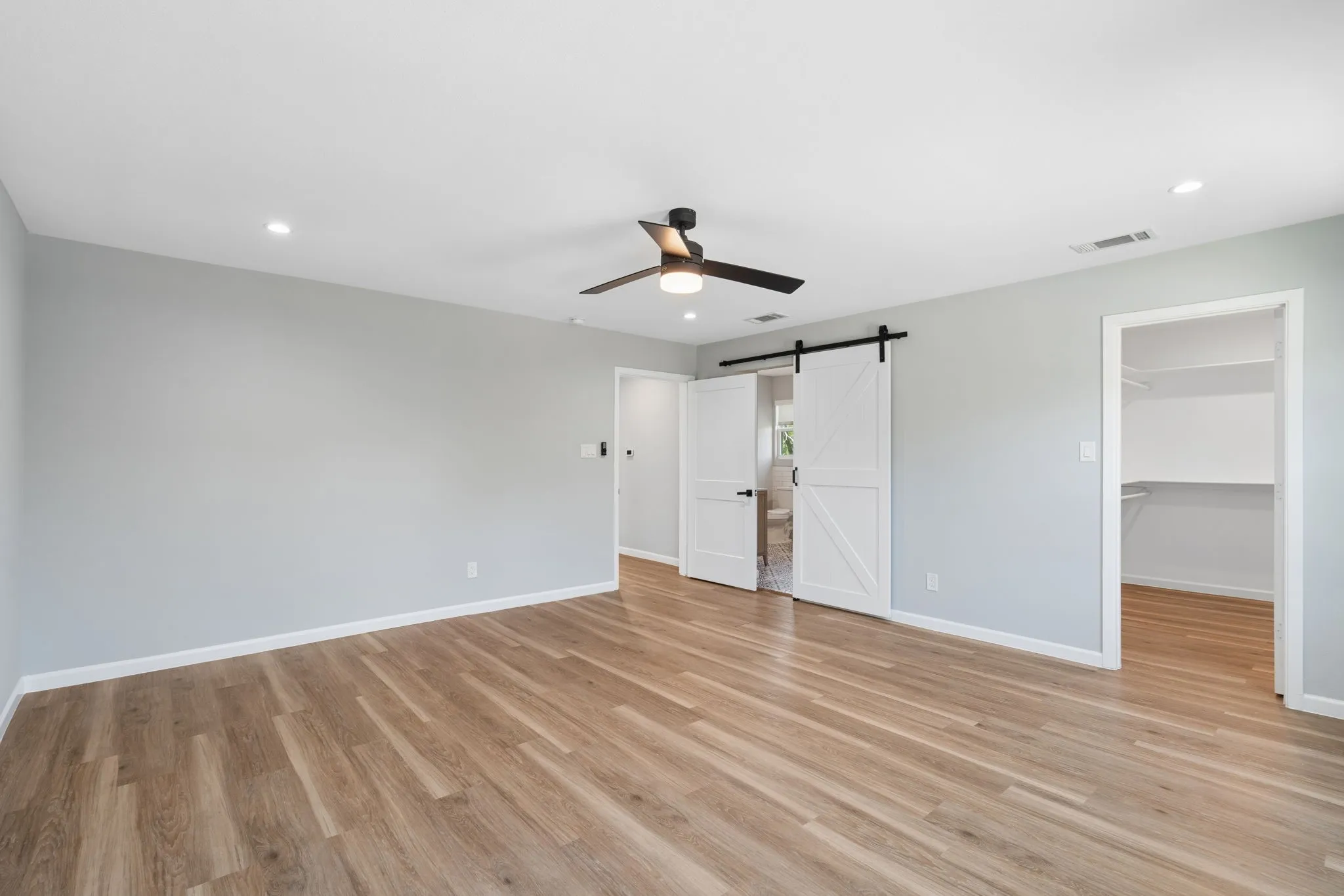 Single Family Residence For Sale in Tarrant County , 2728 Livingston Avenue, Fort Worth, Texas 76110, 4 Bedroom, 4 Bathroom, 2 Garage spaces, 2,396 Sqft, built in 2020, mls#21386026, Real Estate Agent in Fort Worth, Homes For Sale in Tarrant county, Homes For Sale in Fort Worth, Realtor in Fort Worth Texas, Real Estate Brokerage Independent Realty Texas, Luminita Cordes Realtor
