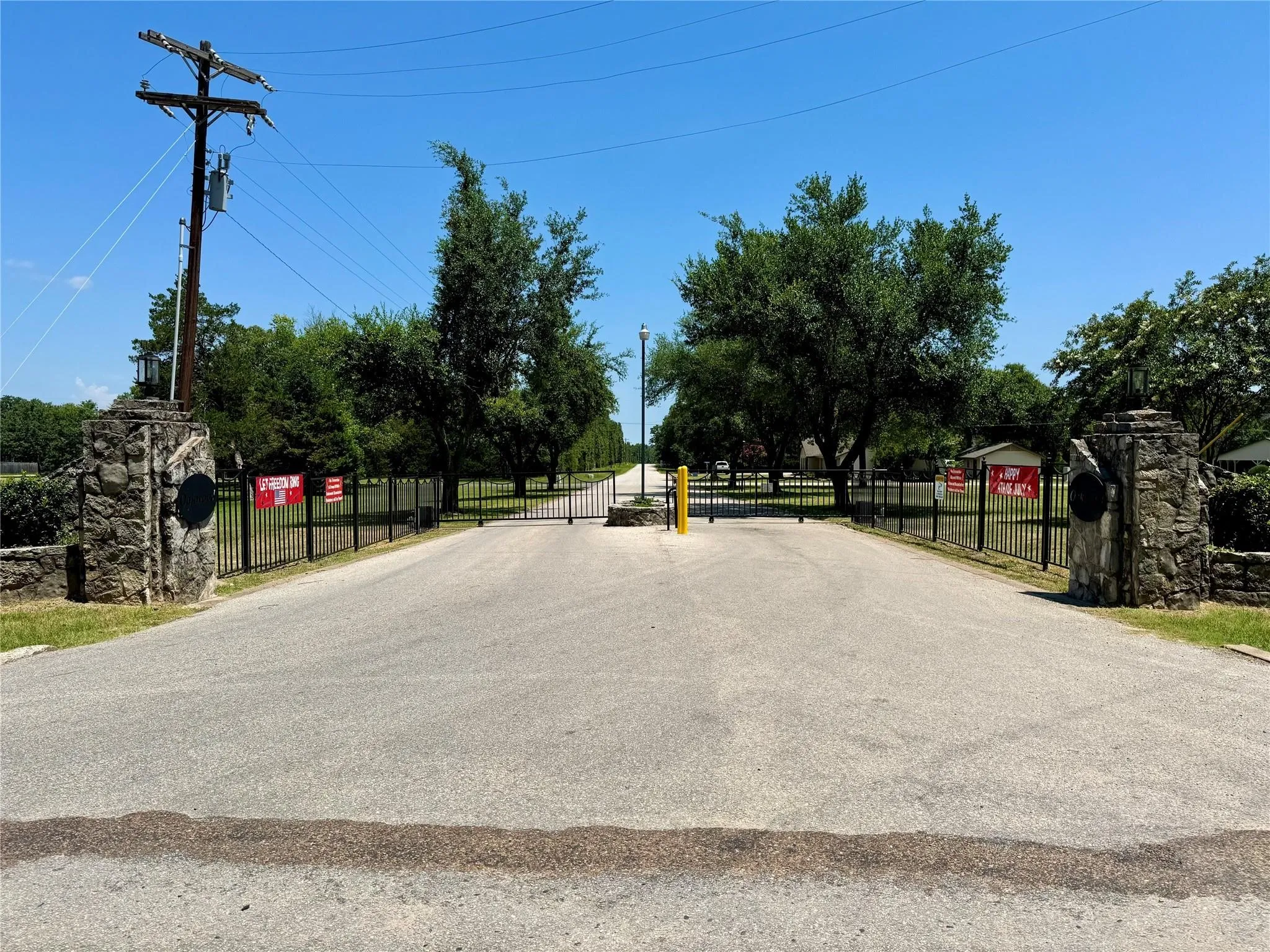 Unimproved Land For Sale in Henderson County , 174 Charlya Drive, Athens, Texas 75752, 0, 0, Garage spaces, 0 Sqft, built in 0, mls#21386035, Real Estate Agent in Athens, Homes For Sale in Henderson county, Homes For Sale in Athens, Realtor in Athens Texas, Real Estate Brokerage Independent Realty Texas, Luminita Cordes Realtor