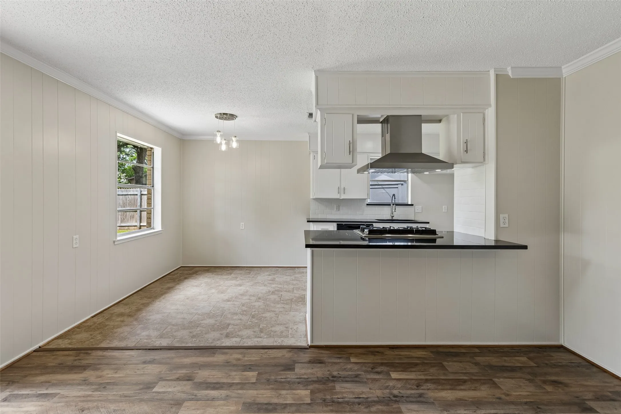 Single Family Residence For Sale in Tarrant County , 7440 Beckwood Drive, Fort Worth, Texas 76112, 4 Bedroom, 2 Bathroom, Garage spaces, 1,945 Sqft, built in 1968, mls#21362188, Real Estate Agent in Fort Worth, Homes For Sale in Tarrant county, Homes For Sale in Fort Worth, Realtor in Fort Worth Texas, Real Estate Brokerage Independent Realty Texas, Luminita Cordes Realtor
