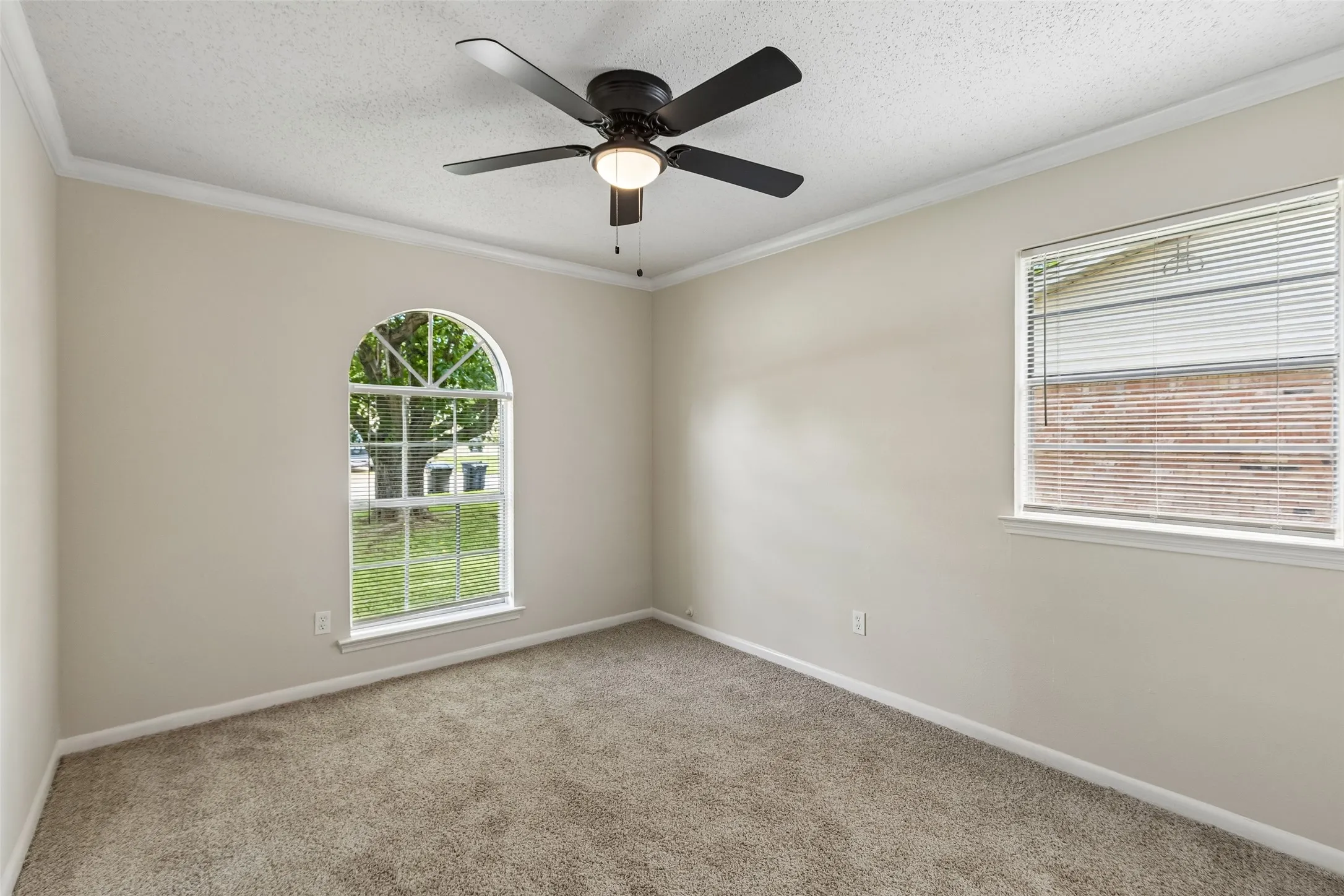 Single Family Residence For Sale in Tarrant County , 7440 Beckwood Drive, Fort Worth, Texas 76112, 4 Bedroom, 2 Bathroom, Garage spaces, 1,945 Sqft, built in 1968, mls#21362188, Real Estate Agent in Fort Worth, Homes For Sale in Tarrant county, Homes For Sale in Fort Worth, Realtor in Fort Worth Texas, Real Estate Brokerage Independent Realty Texas, Luminita Cordes Realtor