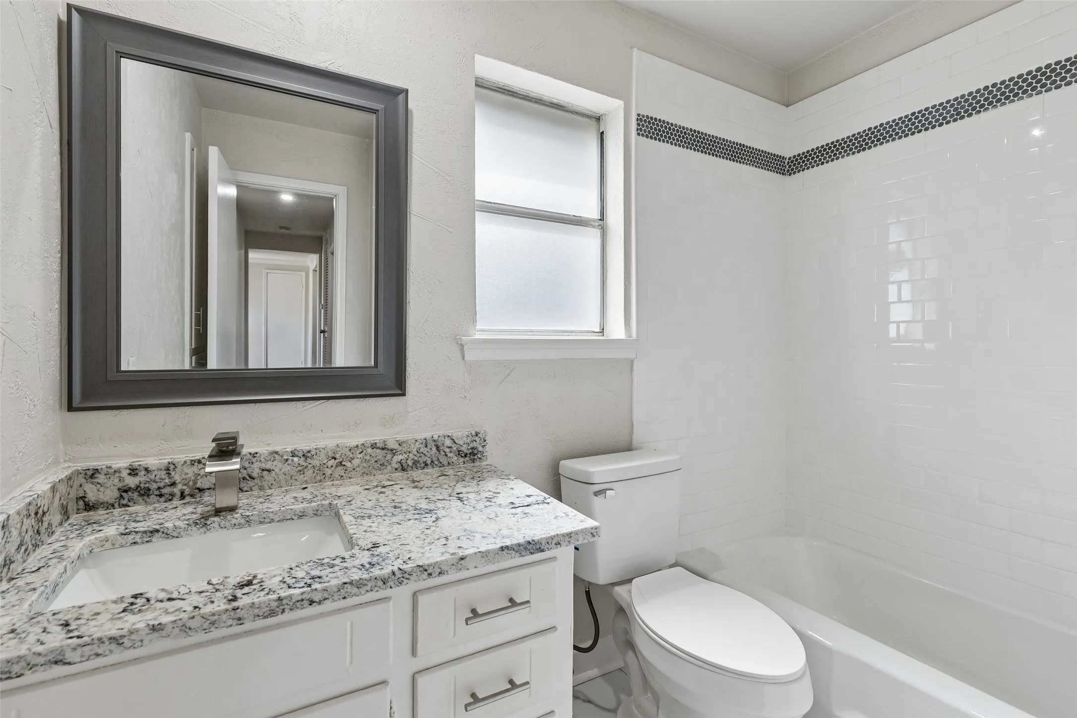 Single Family Residence For Sale in Tarrant County , 7440 Beckwood Drive, Fort Worth, Texas 76112, 4 Bedroom, 2 Bathroom, Garage spaces, 1,945 Sqft, built in 1968, mls#21362188, Real Estate Agent in Fort Worth, Homes For Sale in Tarrant county, Homes For Sale in Fort Worth, Realtor in Fort Worth Texas, Real Estate Brokerage Independent Realty Texas, Luminita Cordes Realtor