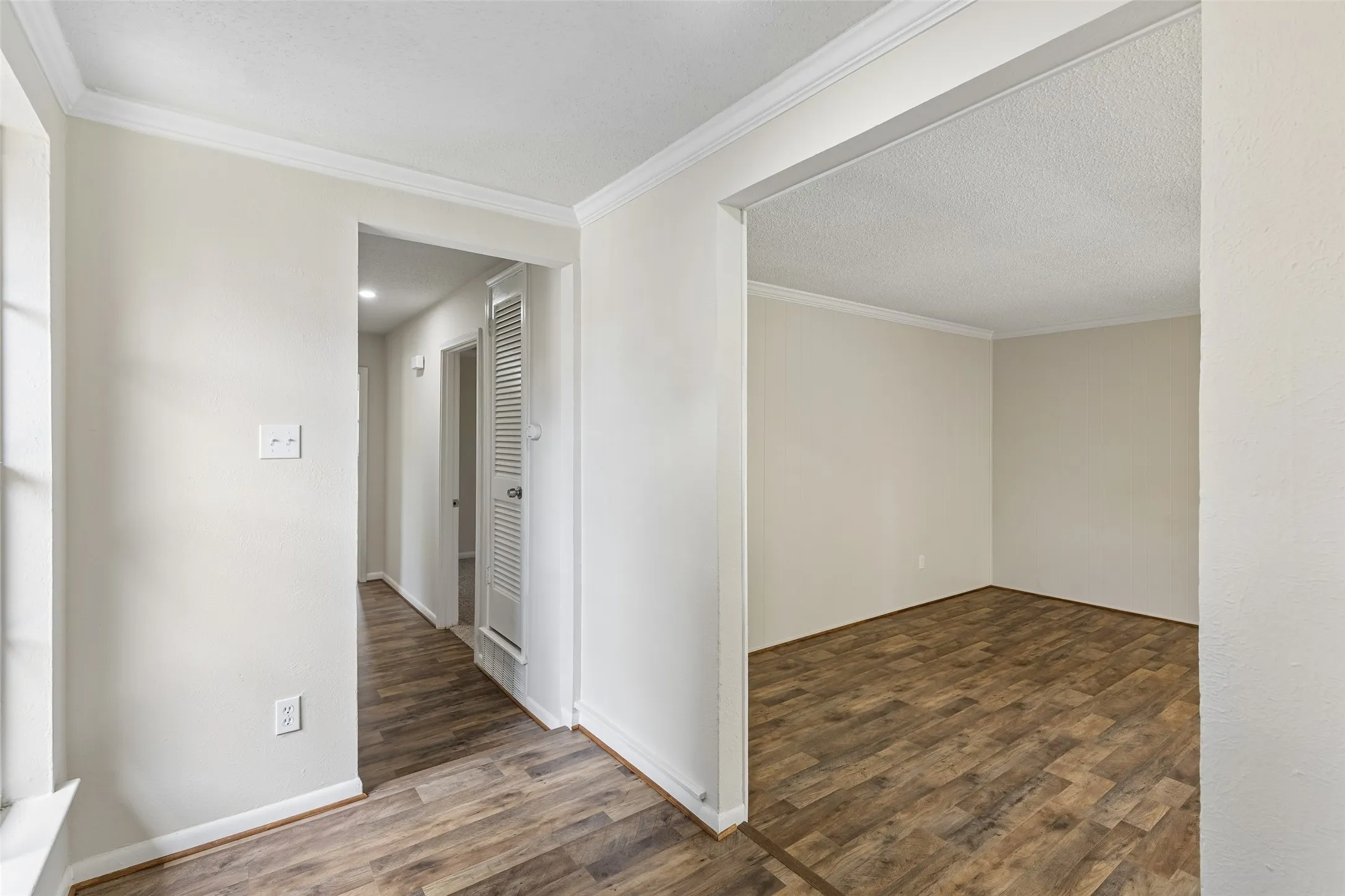 Single Family Residence For Sale in Tarrant County , 7440 Beckwood Drive, Fort Worth, Texas 76112, 4 Bedroom, 2 Bathroom, Garage spaces, 1,945 Sqft, built in 1968, mls#21362188, Real Estate Agent in Fort Worth, Homes For Sale in Tarrant county, Homes For Sale in Fort Worth, Realtor in Fort Worth Texas, Real Estate Brokerage Independent Realty Texas, Luminita Cordes Realtor