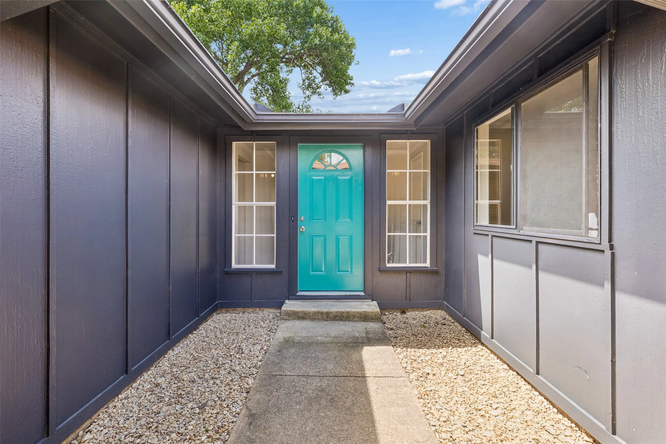 Single Family Residence For Sale in Tarrant County , 7440 Beckwood Drive, Fort Worth, Texas 76112, 4 Bedroom, 2 Bathroom, Garage spaces, 1,945 Sqft, built in 1968, mls#21362188, Real Estate Agent in Fort Worth, Homes For Sale in Tarrant county, Homes For Sale in Fort Worth, Realtor in Fort Worth Texas, Real Estate Brokerage Independent Realty Texas, Luminita Cordes Realtor