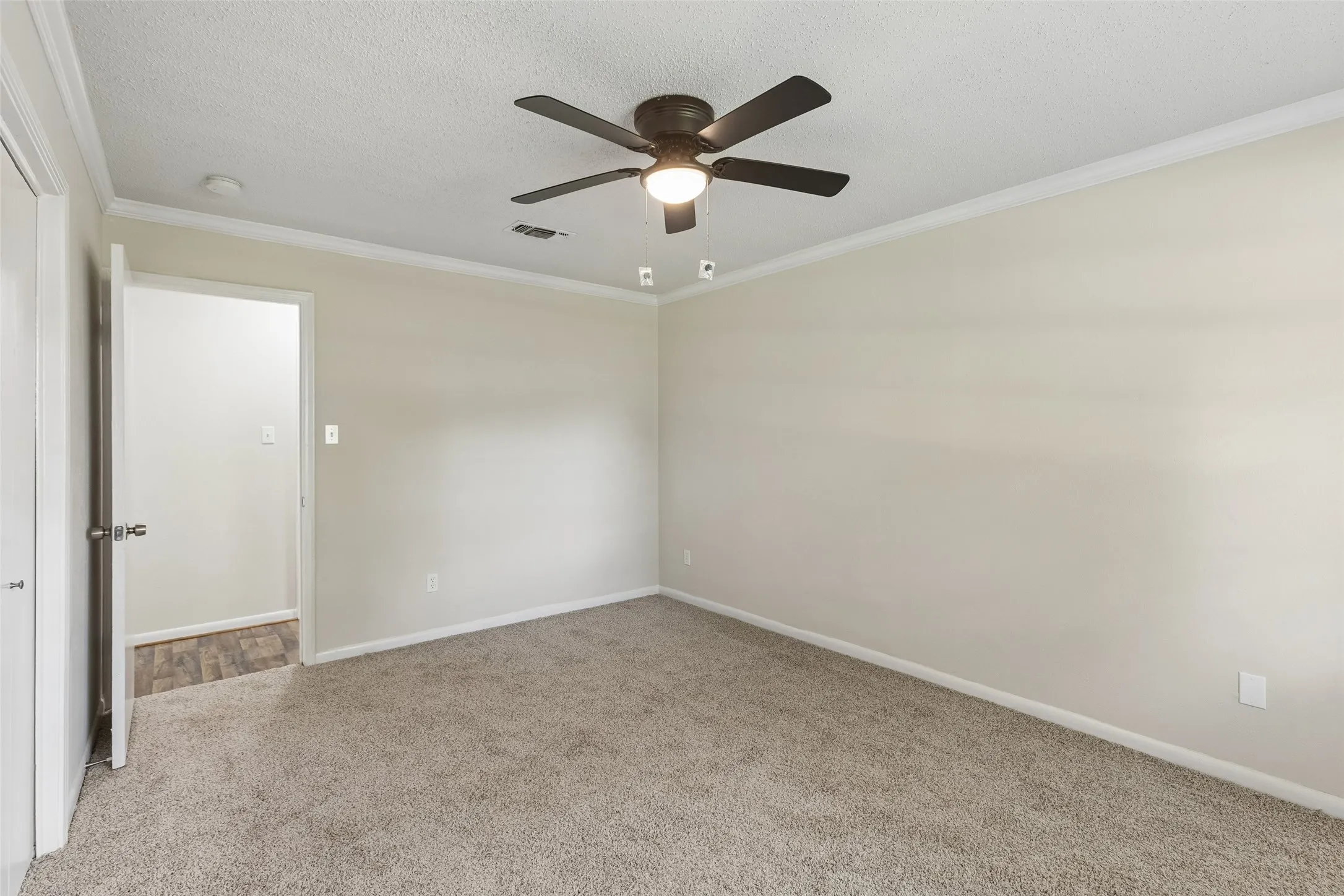 Single Family Residence For Sale in Tarrant County , 7440 Beckwood Drive, Fort Worth, Texas 76112, 4 Bedroom, 2 Bathroom, Garage spaces, 1,945 Sqft, built in 1968, mls#21362188, Real Estate Agent in Fort Worth, Homes For Sale in Tarrant county, Homes For Sale in Fort Worth, Realtor in Fort Worth Texas, Real Estate Brokerage Independent Realty Texas, Luminita Cordes Realtor