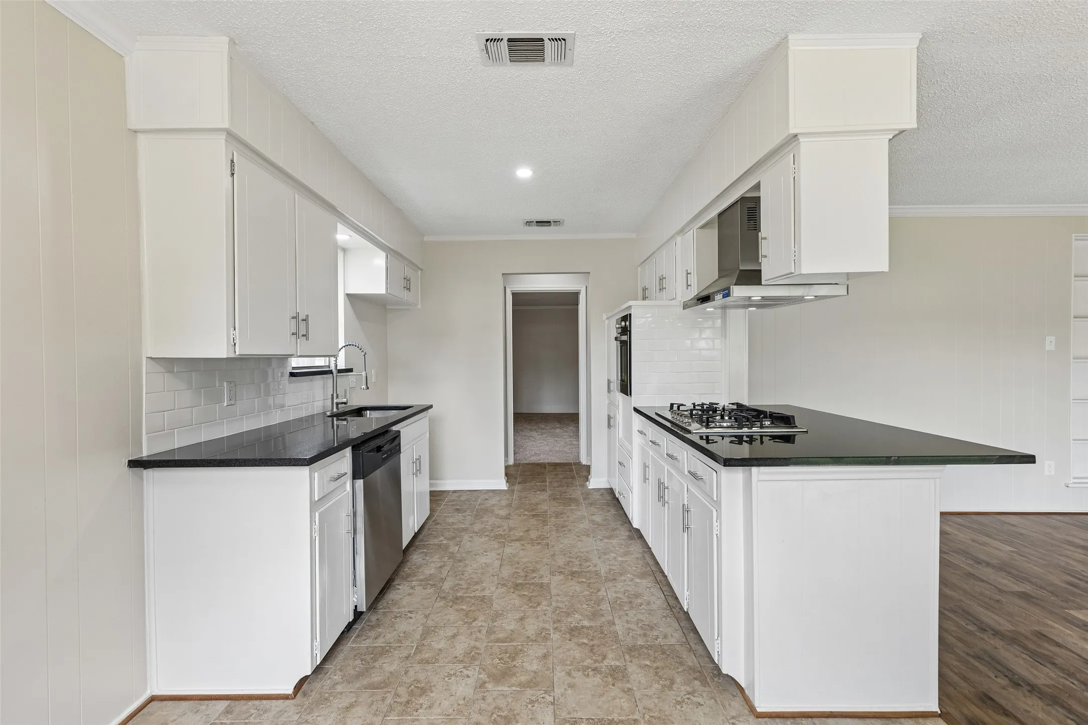 Single Family Residence For Sale in Tarrant County , 7440 Beckwood Drive, Fort Worth, Texas 76112, 4 Bedroom, 2 Bathroom, Garage spaces, 1,945 Sqft, built in 1968, mls#21362188, Real Estate Agent in Fort Worth, Homes For Sale in Tarrant county, Homes For Sale in Fort Worth, Realtor in Fort Worth Texas, Real Estate Brokerage Independent Realty Texas, Luminita Cordes Realtor