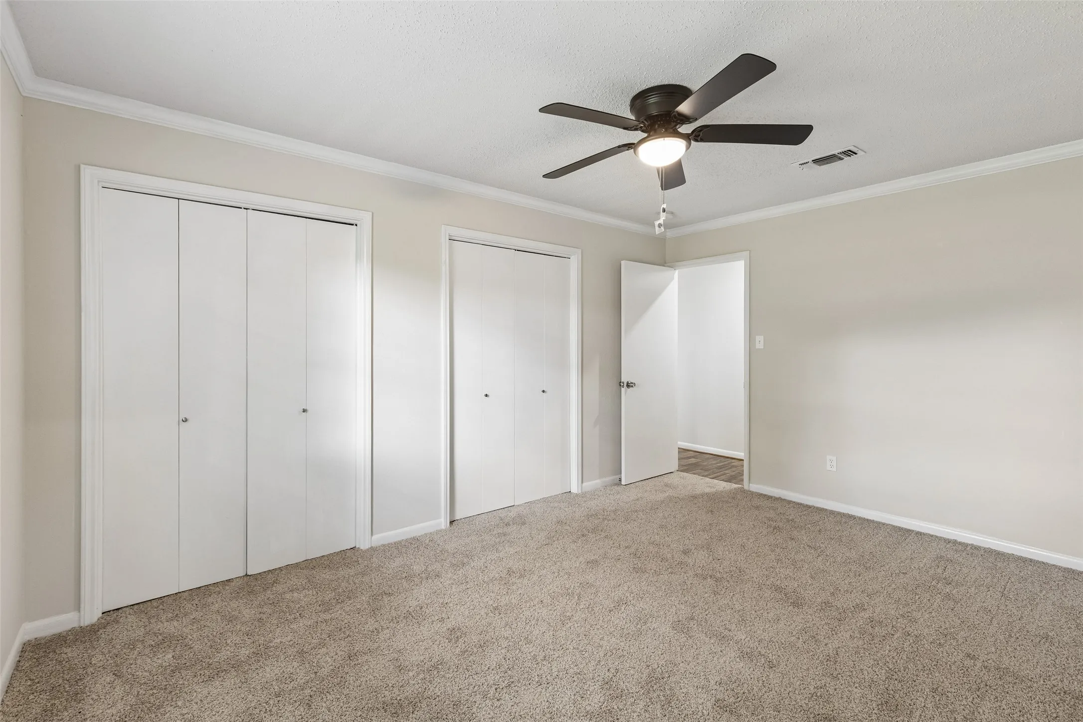Single Family Residence For Sale in Tarrant County , 7440 Beckwood Drive, Fort Worth, Texas 76112, 4 Bedroom, 2 Bathroom, Garage spaces, 1,945 Sqft, built in 1968, mls#21362188, Real Estate Agent in Fort Worth, Homes For Sale in Tarrant county, Homes For Sale in Fort Worth, Realtor in Fort Worth Texas, Real Estate Brokerage Independent Realty Texas, Luminita Cordes Realtor