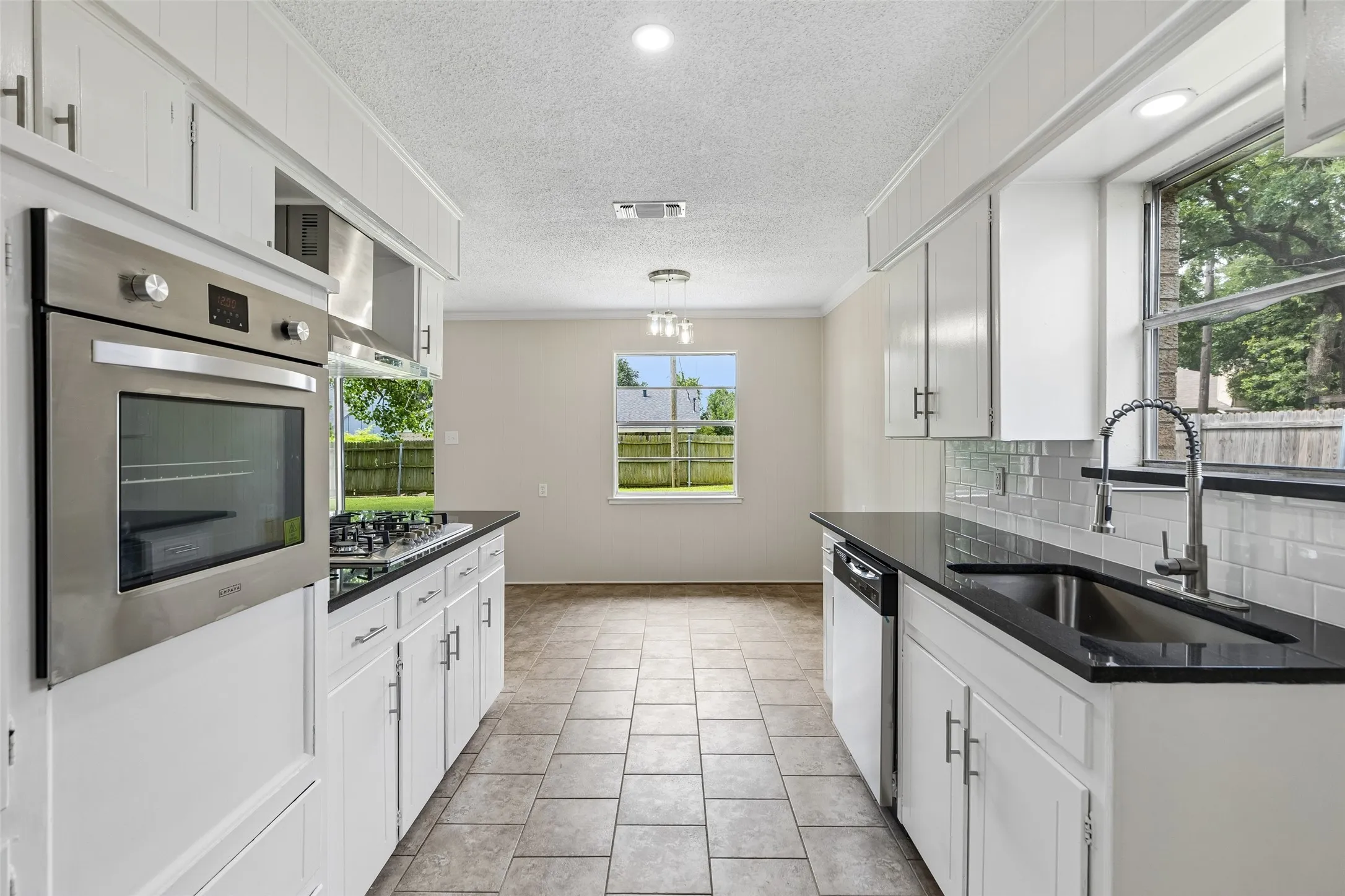 Single Family Residence For Sale in Tarrant County , 7440 Beckwood Drive, Fort Worth, Texas 76112, 4 Bedroom, 2 Bathroom, Garage spaces, 1,945 Sqft, built in 1968, mls#21362188, Real Estate Agent in Fort Worth, Homes For Sale in Tarrant county, Homes For Sale in Fort Worth, Realtor in Fort Worth Texas, Real Estate Brokerage Independent Realty Texas, Luminita Cordes Realtor