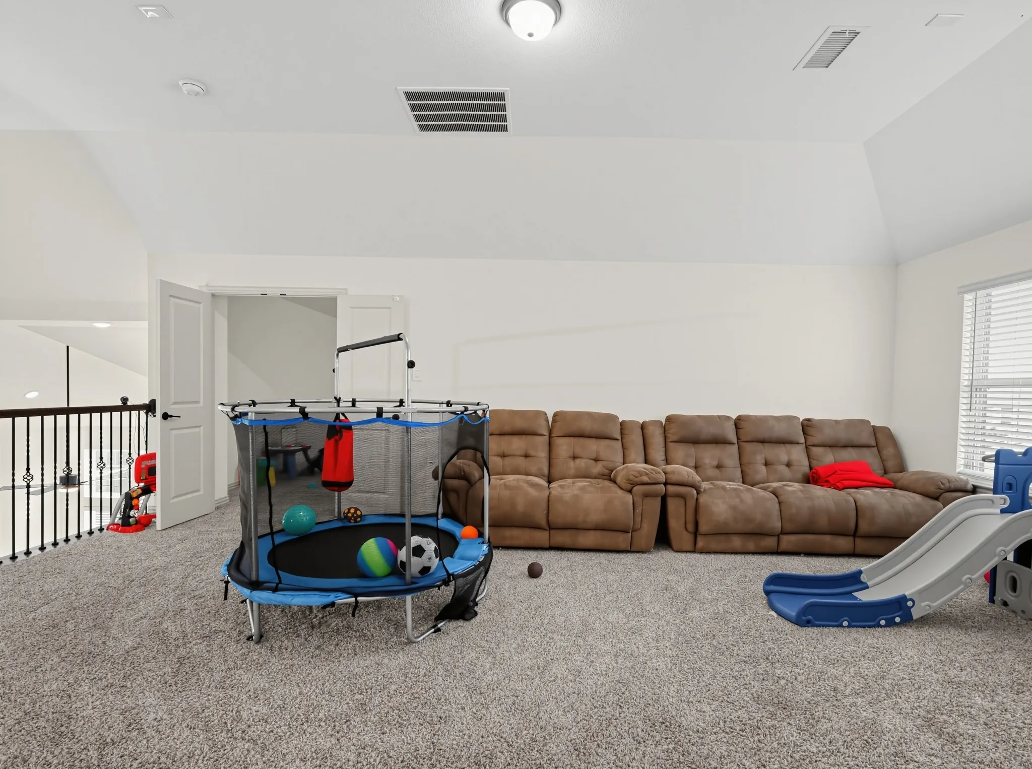 Single Family Residence For Sale in Kaufman County , 1313 Cascade Lane, Forney, Texas 75126, 5 Bedroom, 3 Bathroom, 2 Garage spaces, 4,246 Sqft, built in 2022, mls#21385816, Real Estate Agent in Forney, Homes For Sale in Kaufman county, Homes For Sale in Forney, Realtor in Forney Texas, Real Estate Brokerage Independent Realty Texas, Luminita Cordes Realtor