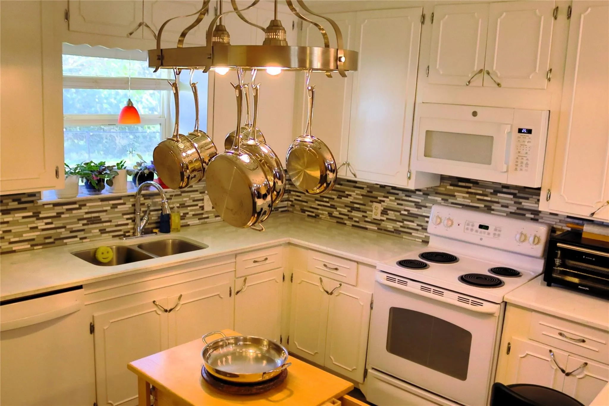 Single Family Residence For Sale in Rains County , 169 Littlefield Drive, East Tawakoni, Texas 75472, 1 Bedroom, 1 Bathroom, Garage spaces, 1,268 Sqft, built in 1974, mls#21384841, Real Estate Agent in East Tawakoni, Homes For Sale in Rains county, Homes For Sale in East Tawakoni, Realtor in East Tawakoni Texas, Real Estate Brokerage Independent Realty Texas, Luminita Cordes Realtor