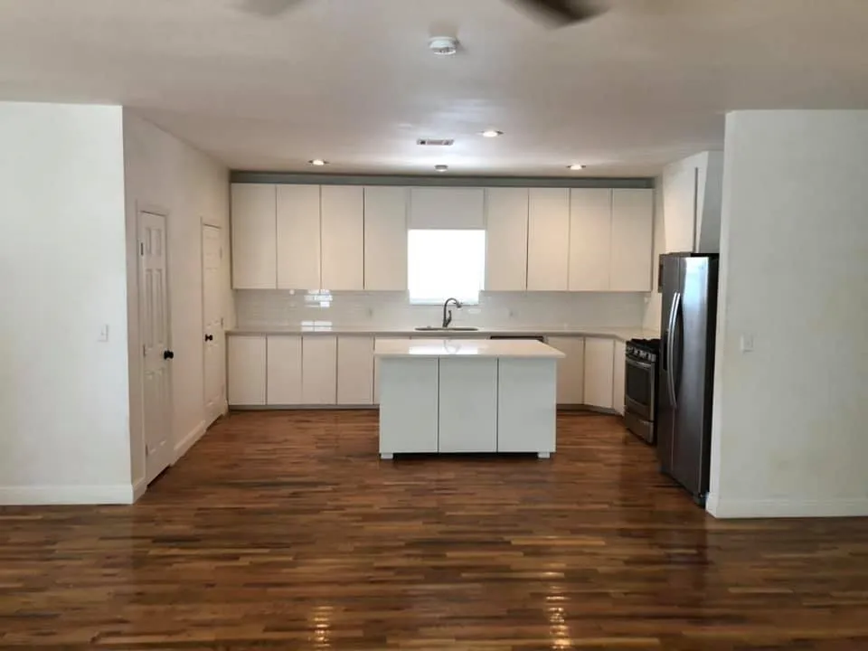 Single Family Residence For Sale in Denton County , 1023 E Oak Street, Denton, Texas 76205, 3 Bedroom, 3 Bathroom, 2 Garage spaces, 2,020 Sqft, built in 2018, mls#21386059, Real Estate Agent in Denton, Homes For Sale in Denton county, Homes For Sale in Denton, Realtor in Denton Texas, Real Estate Brokerage Independent Realty Texas, Luminita Cordes Realtor