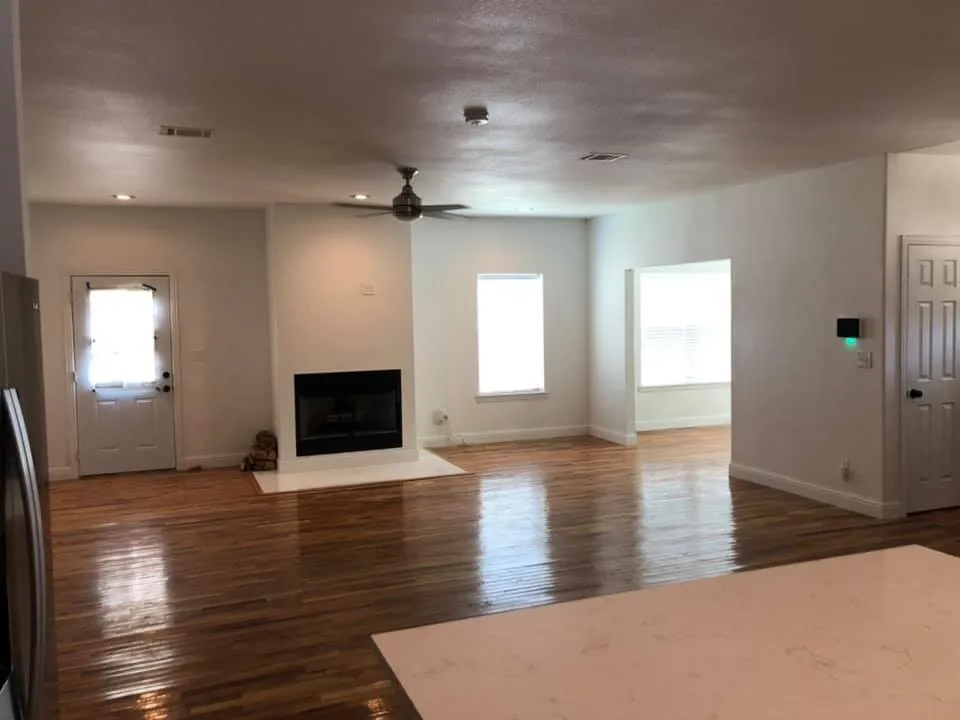 Single Family Residence For Sale in Denton County , 1023 E Oak Street, Denton, Texas 76205, 3 Bedroom, 3 Bathroom, 2 Garage spaces, 2,020 Sqft, built in 2018, mls#21386059, Real Estate Agent in Denton, Homes For Sale in Denton county, Homes For Sale in Denton, Realtor in Denton Texas, Real Estate Brokerage Independent Realty Texas, Luminita Cordes Realtor